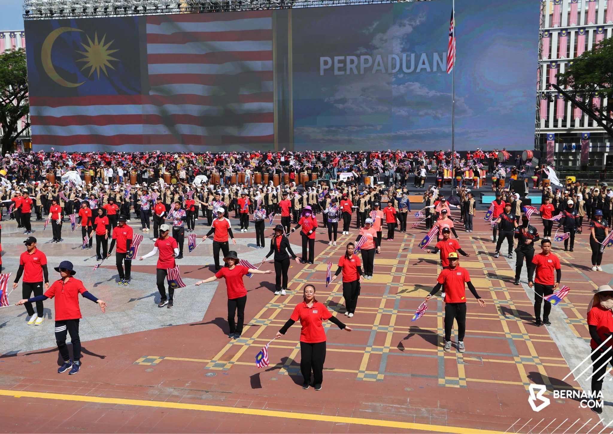 Dua dekad berlalu, Putrajaya sekali lagi hoskan sambutan Hari Kebangsaan