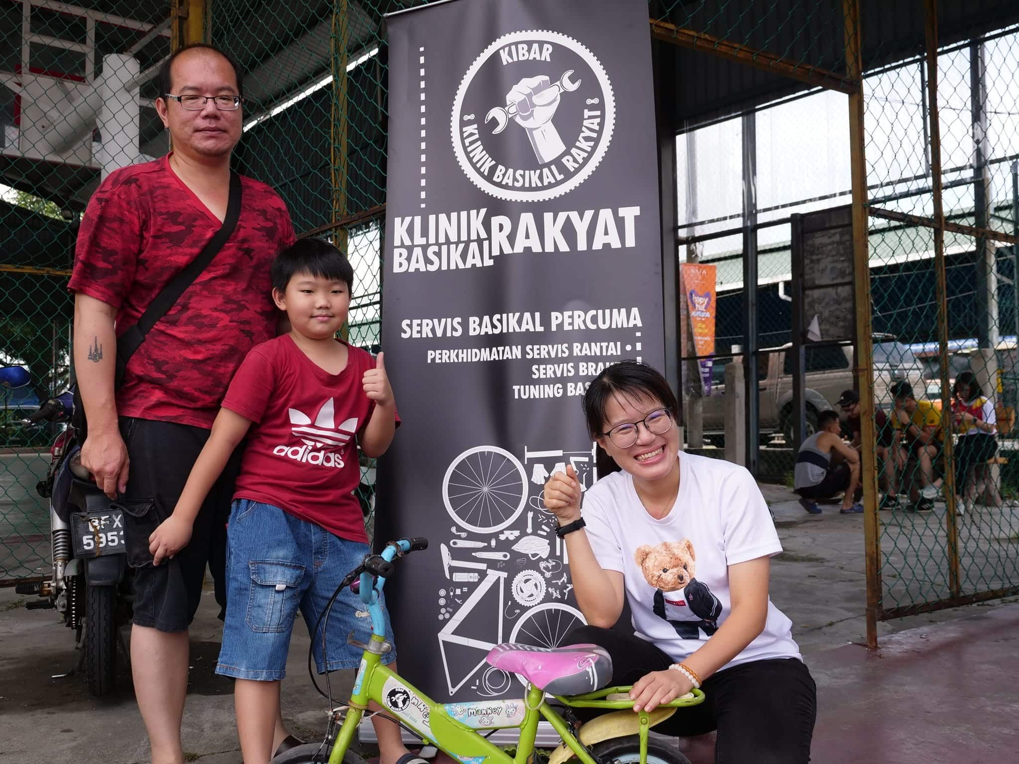 王诗棋首办人民自行车诊所  约50人响应送修自行车