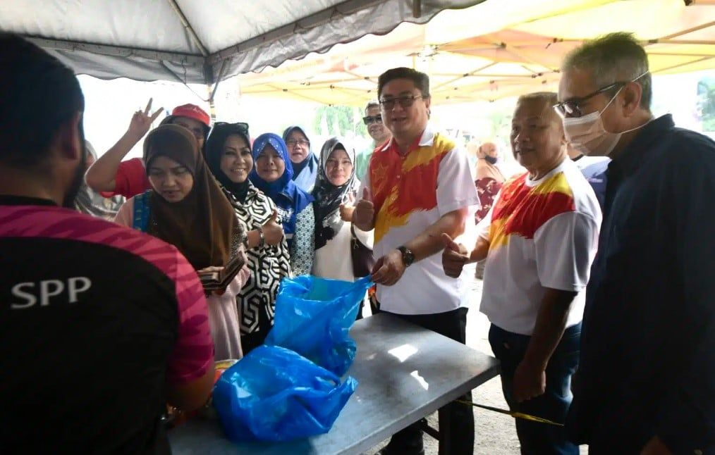 柯鹏飞巡视益山慈悯市集  居民趁机反映民生问题