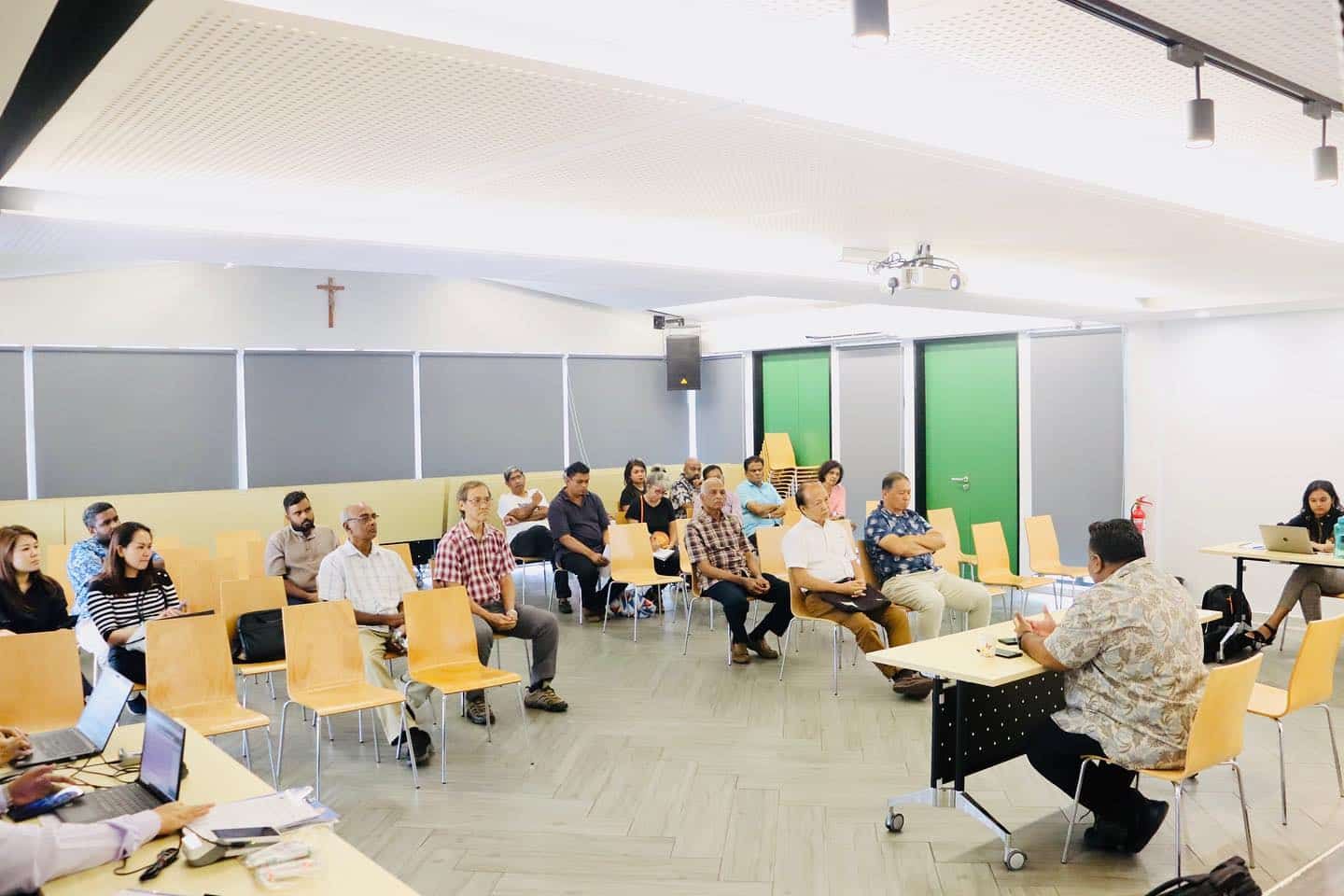 拉吉夫见各造谈老龄化问题  集思广益设乐龄护理中心