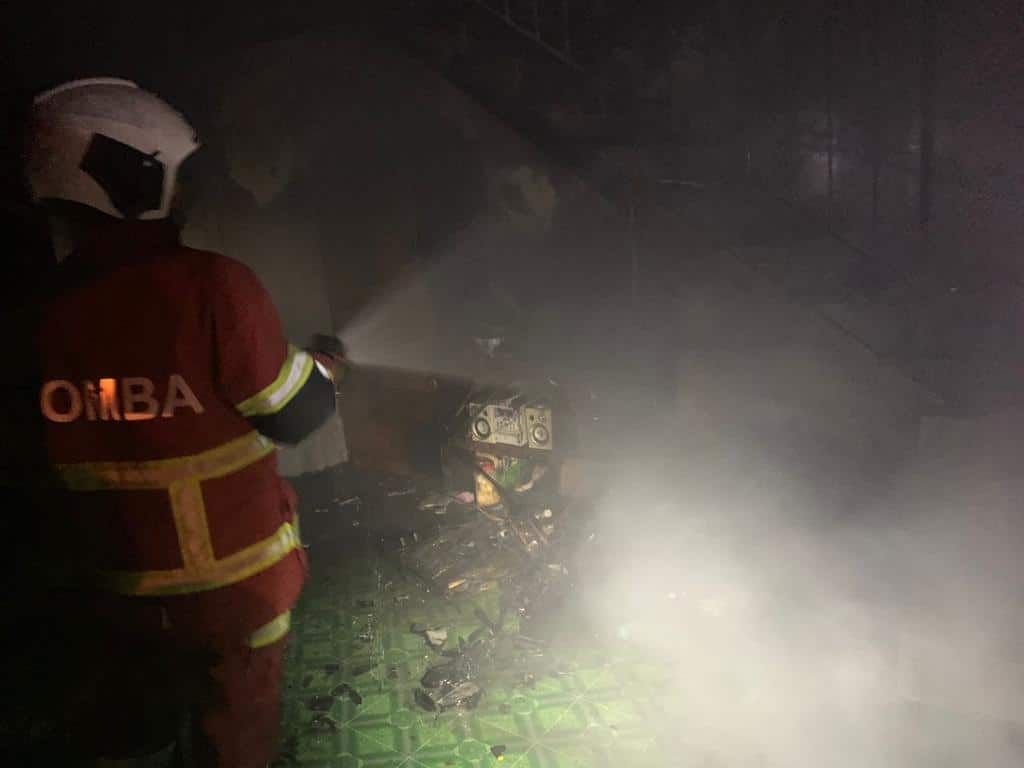 Perkakas elektrik rumah terbakar, suami isteri maut dipercayai sesak nafas