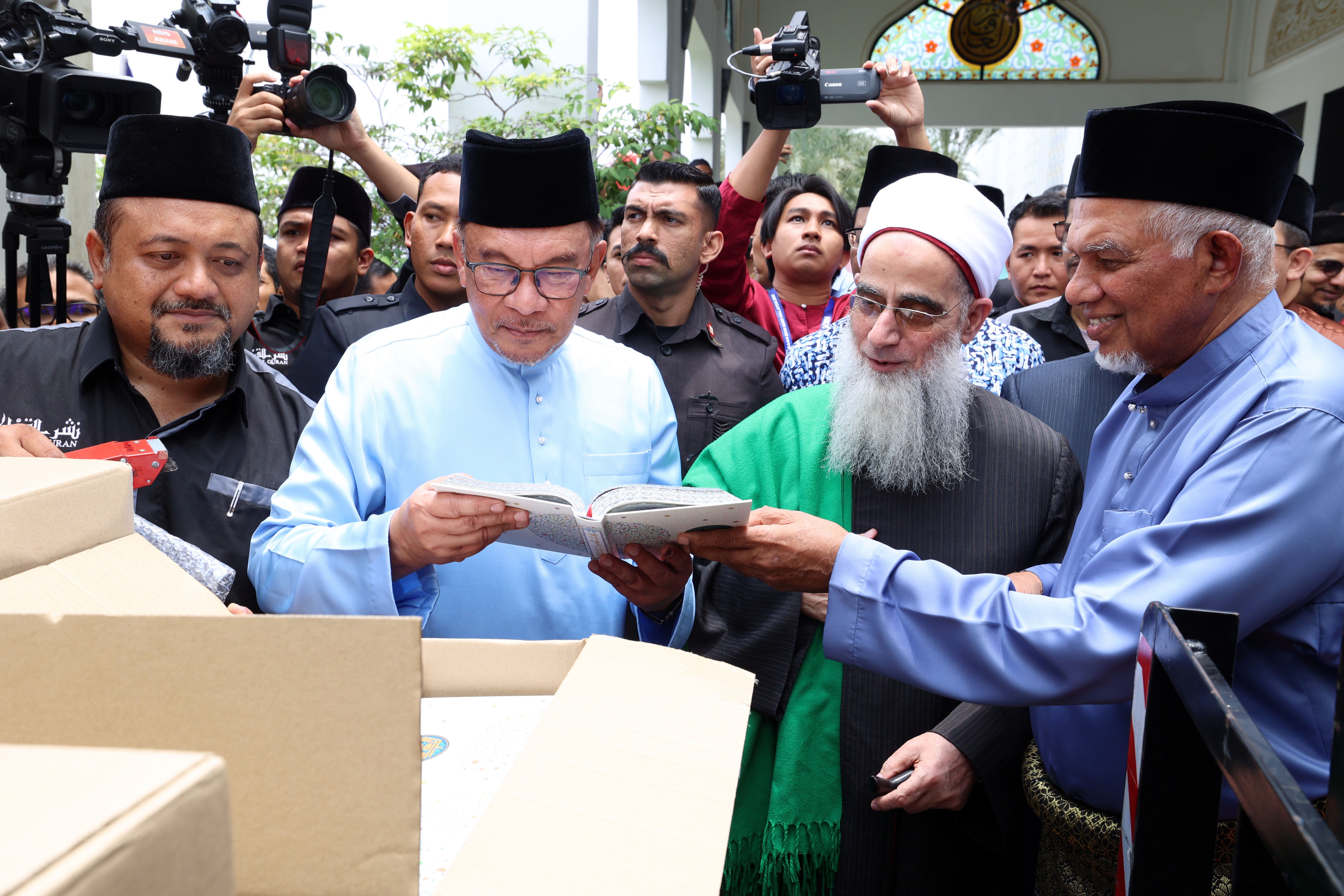 300,000 al-Quran terjemahan diedar ke beberapa negara sejak tahun lepas