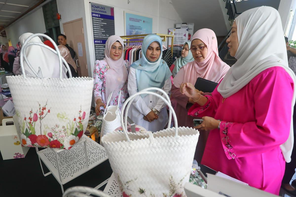 Dedahkan usahawan wanita dengan ekonomi digital, bantu kembang niaga
