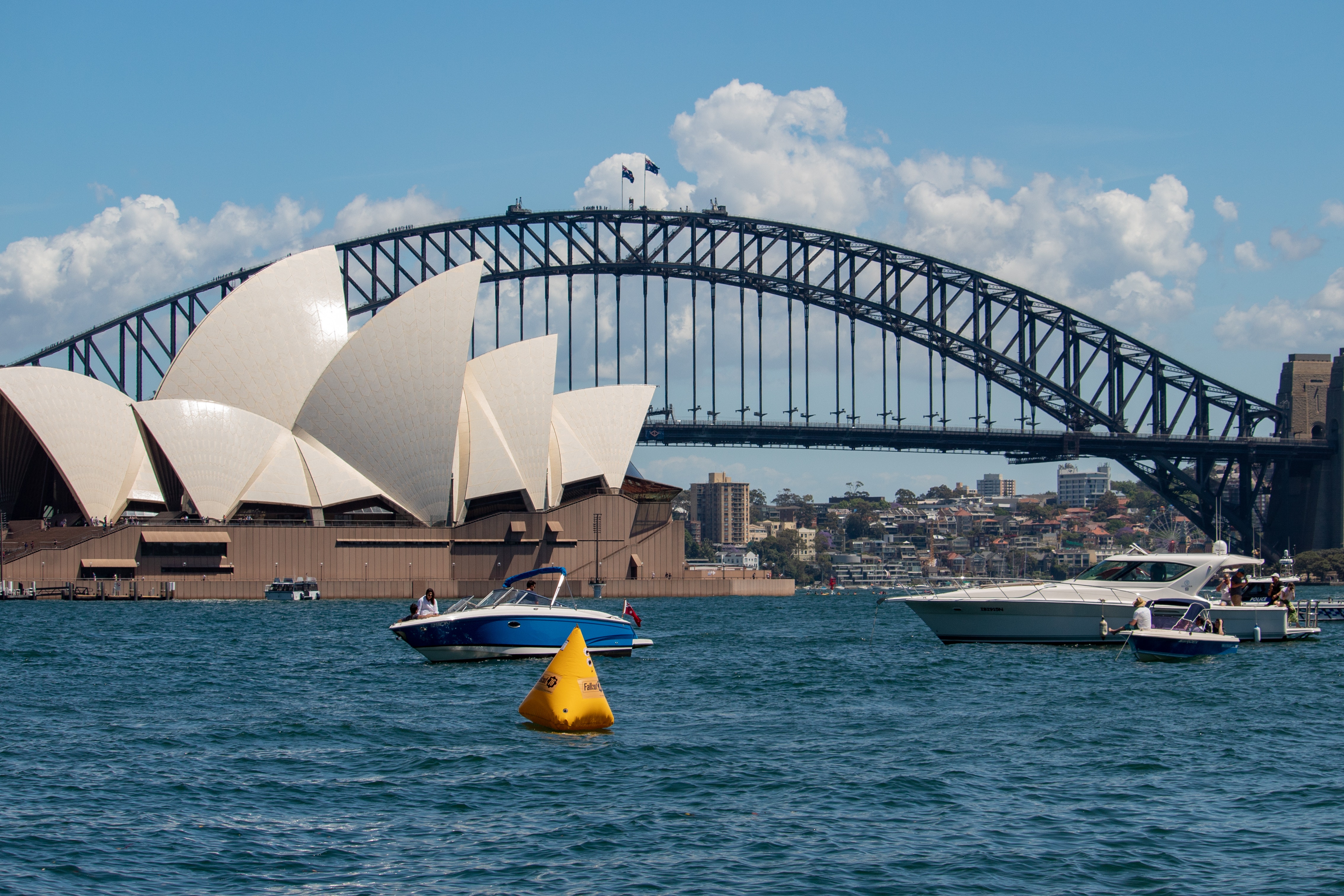 Australian population growth hits 15-year high