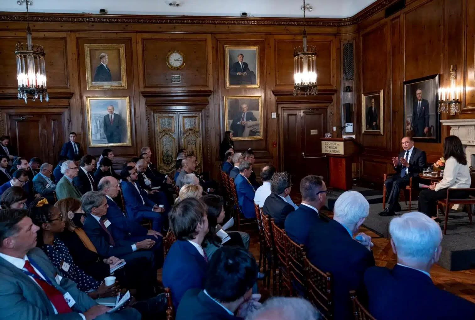 纽约参与财富500强圆桌会议   安华向15家美国巨头招手