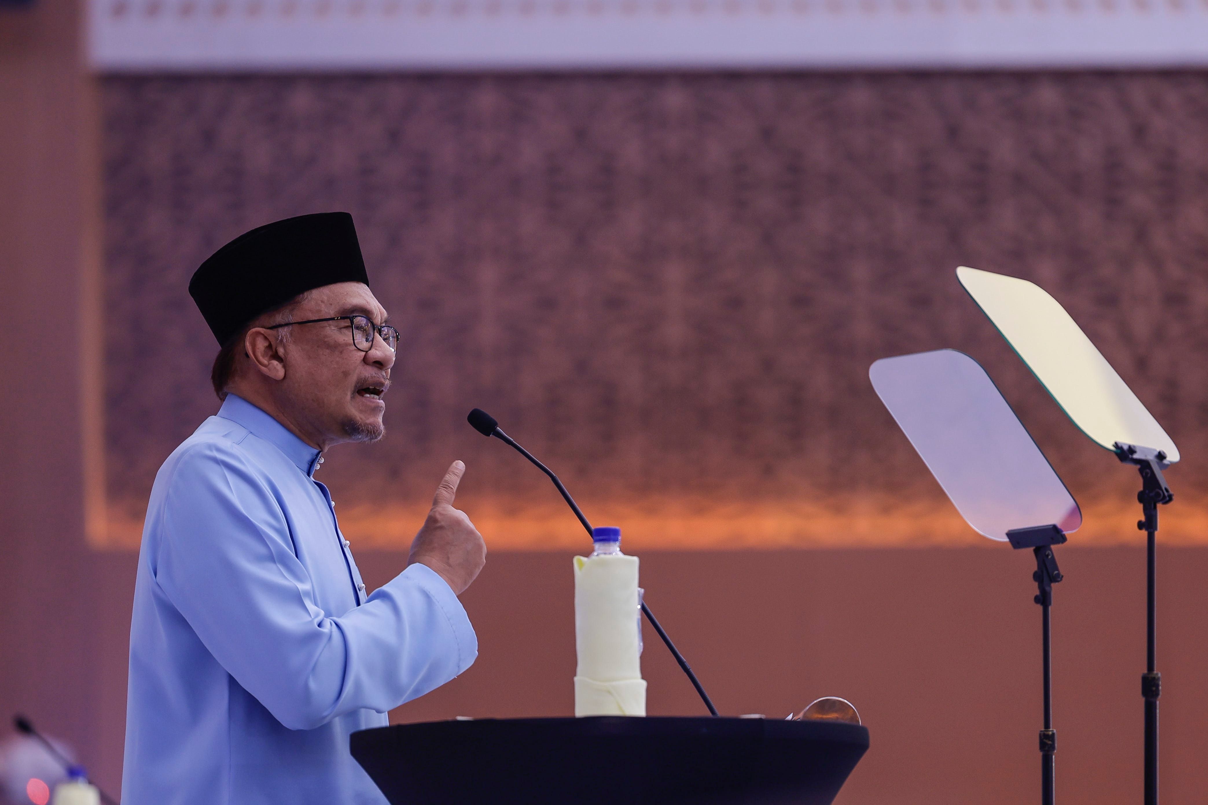 国会殿堂不能辩论法庭裁决 安华：总检长不是议员或部长