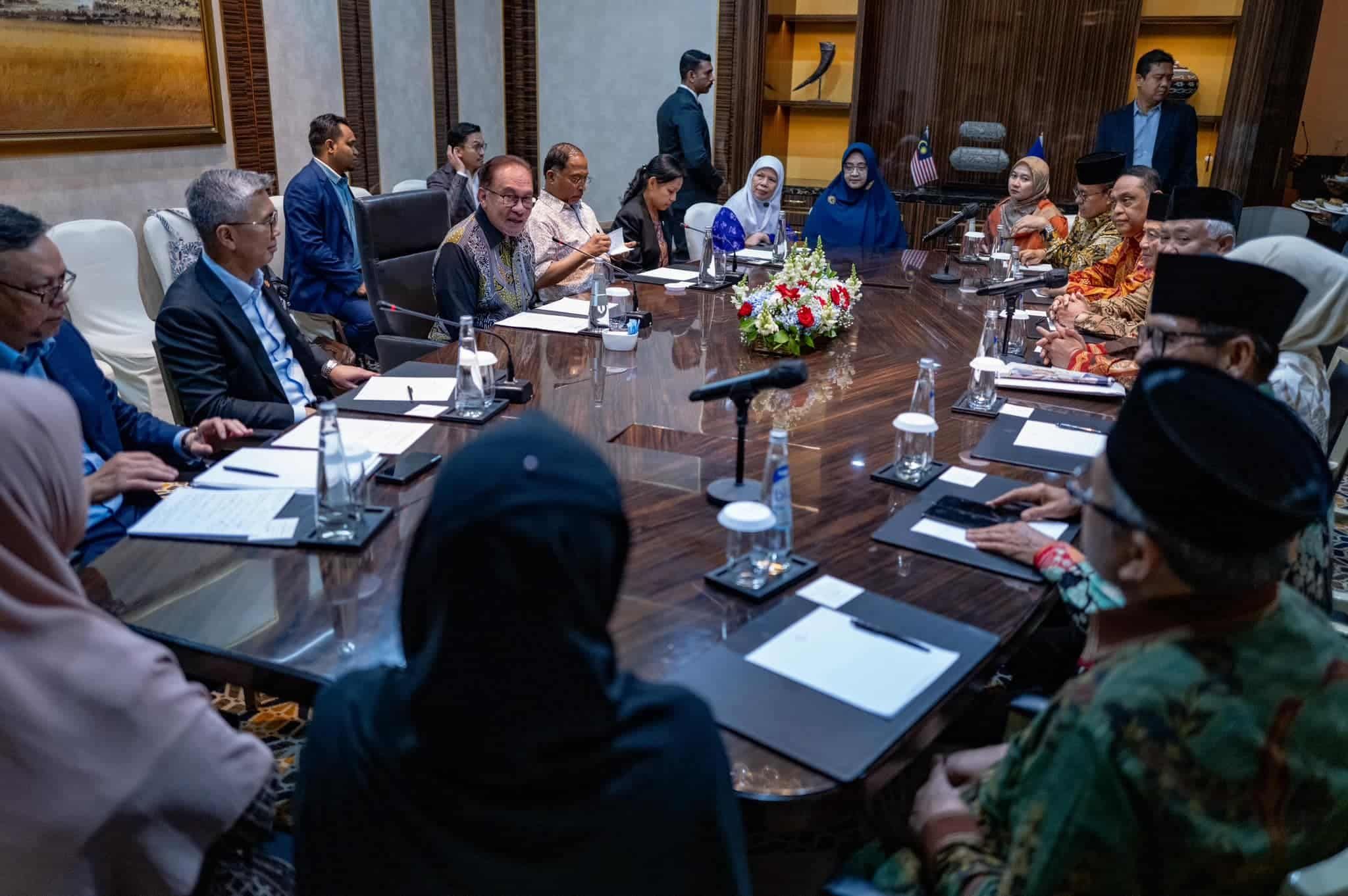 安华疾呼东盟维护核心地位  防大国分裂的竞争破坏