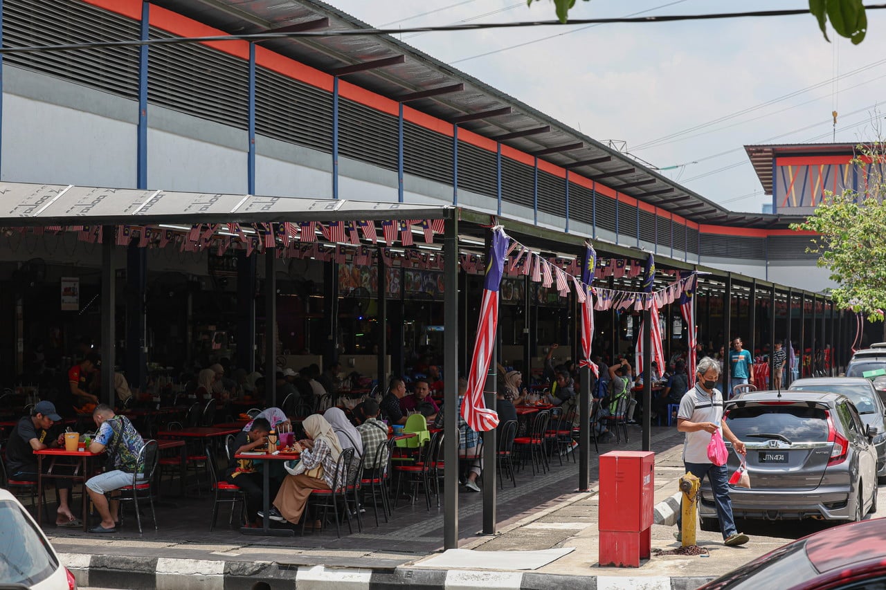 PM: Prioritise development of clean kiosks, stalls
