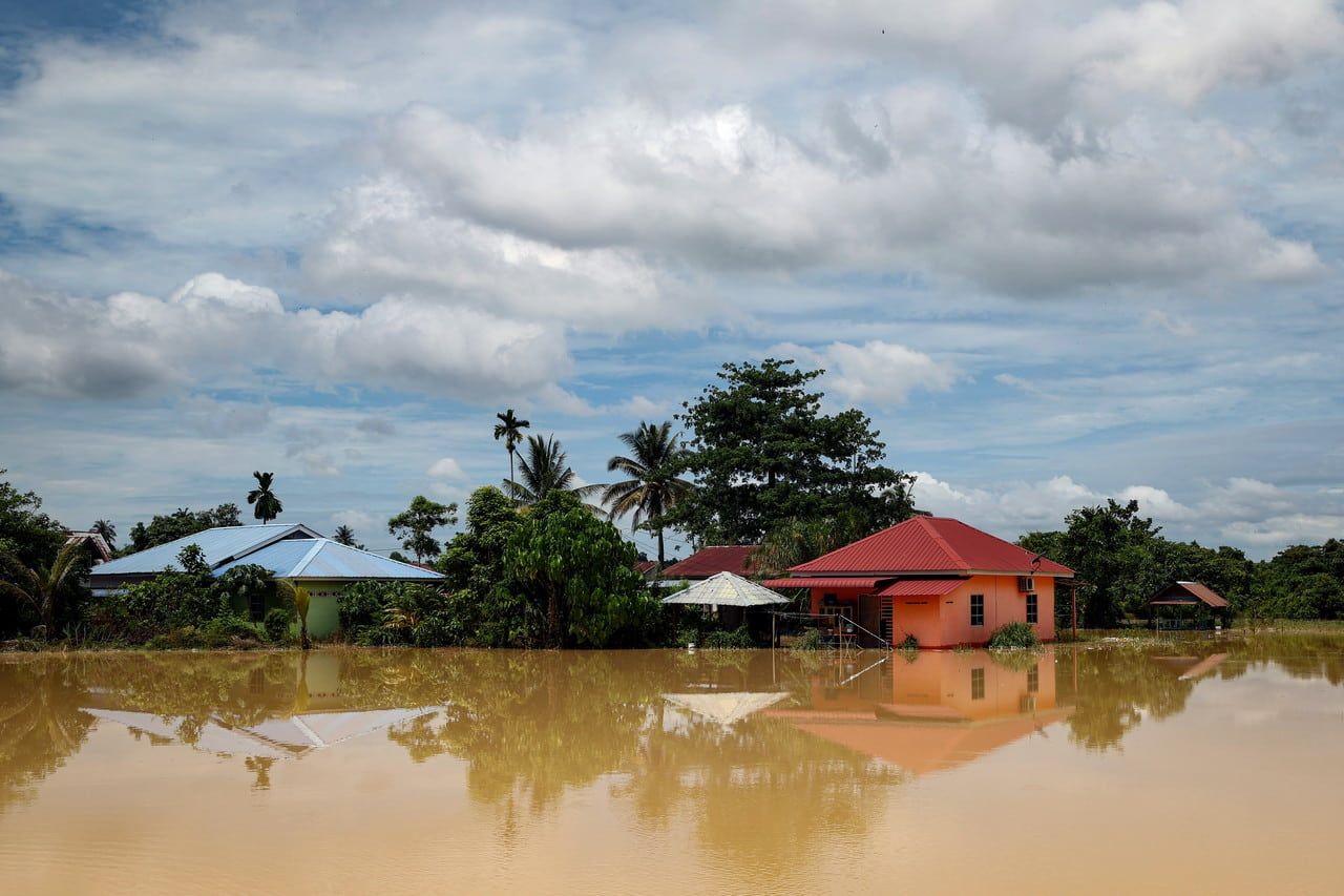 வெள்ளத்தின்போது தொலைத் தொடர்பு சேவைகள் தடை படாமலிருக்க அமைச்சு நடவடிக்கை