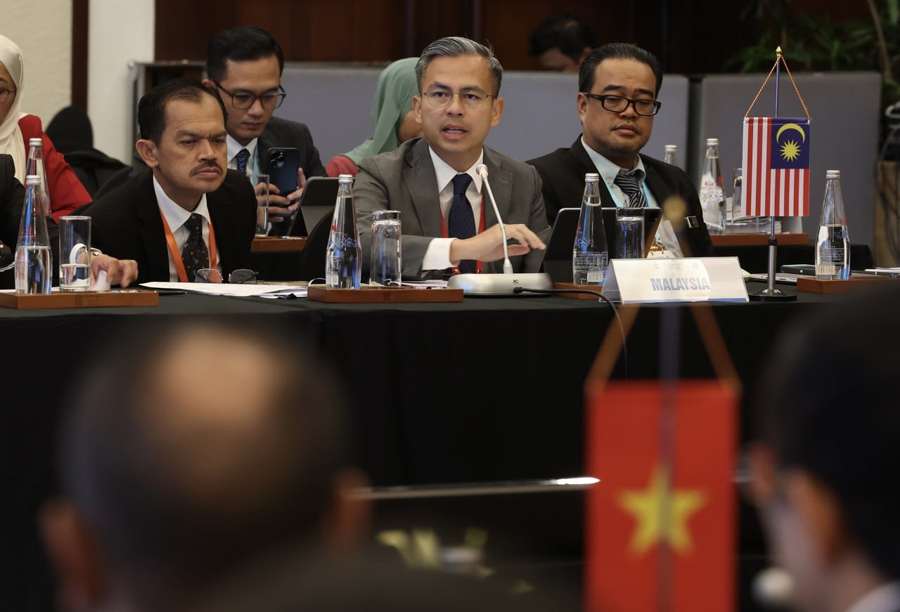 Almost two bln suspicious calls, 581 mln SMS' successfully blocked — Minister