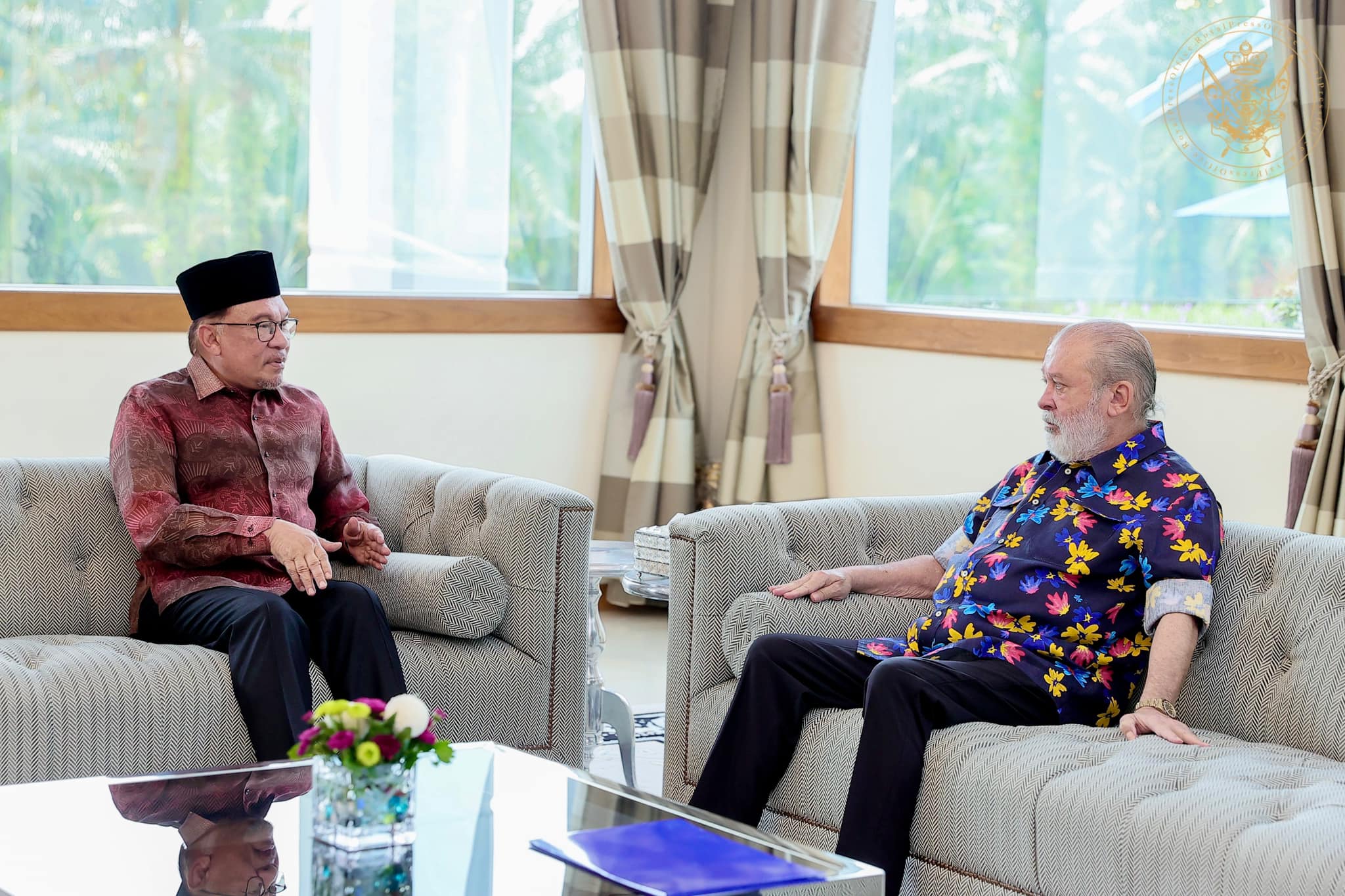 Johor Sultan holds audience with Anwar