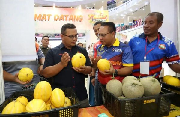 雪本地水果嘉年会放异彩 大臣:宣传农业最佳平台