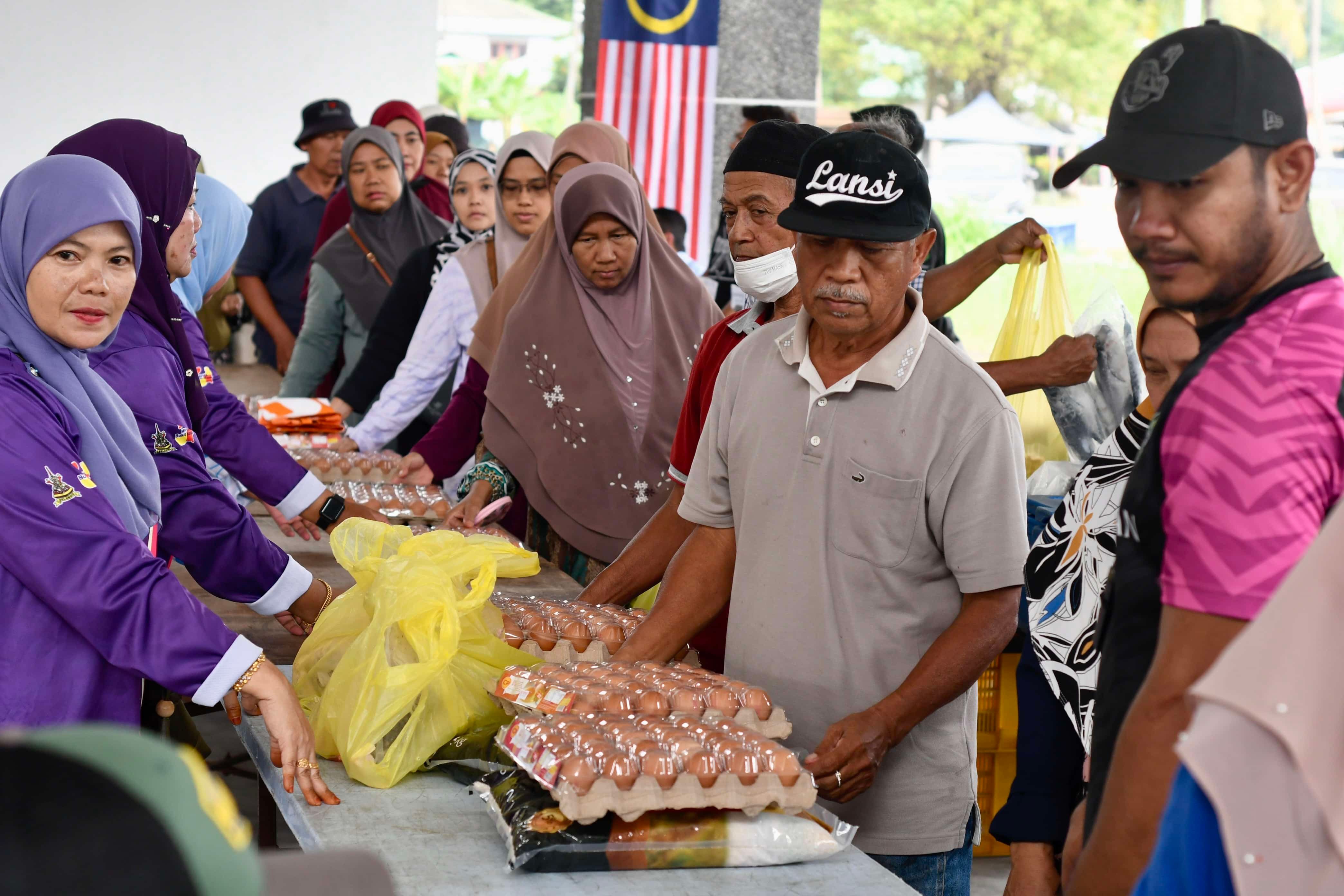 Lebih 600 kunjungi JER DUN Sementa, bekalan beras, ayam habis kurang sejam