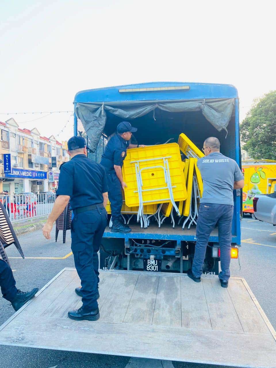 违例摆桌椅及设摊位  士拉央市会充公对付