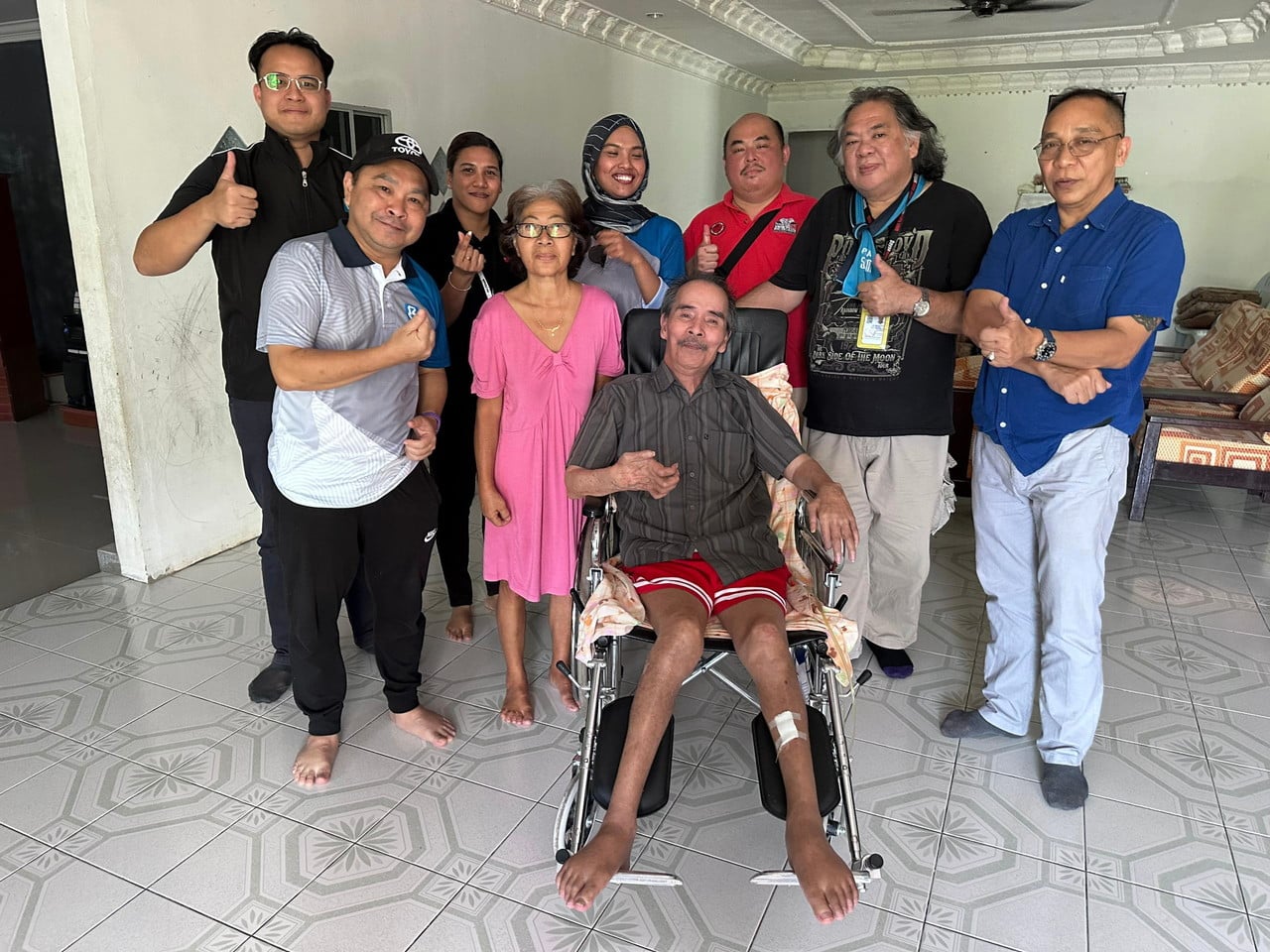 Former Utusan Borneo editor receives donation from Kasih@Hawana fund
