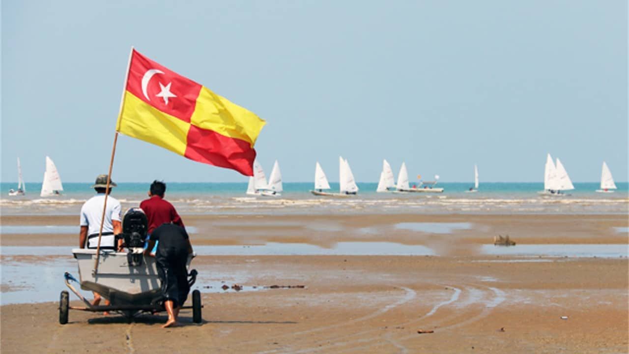 கடலோரப் பகுதிகளில் செயல்படுத்தப்படும் மேம்பாட்டுத் திட்டங்களுக்குப் புதிய  கொள்கை வகுக்கப்படும்