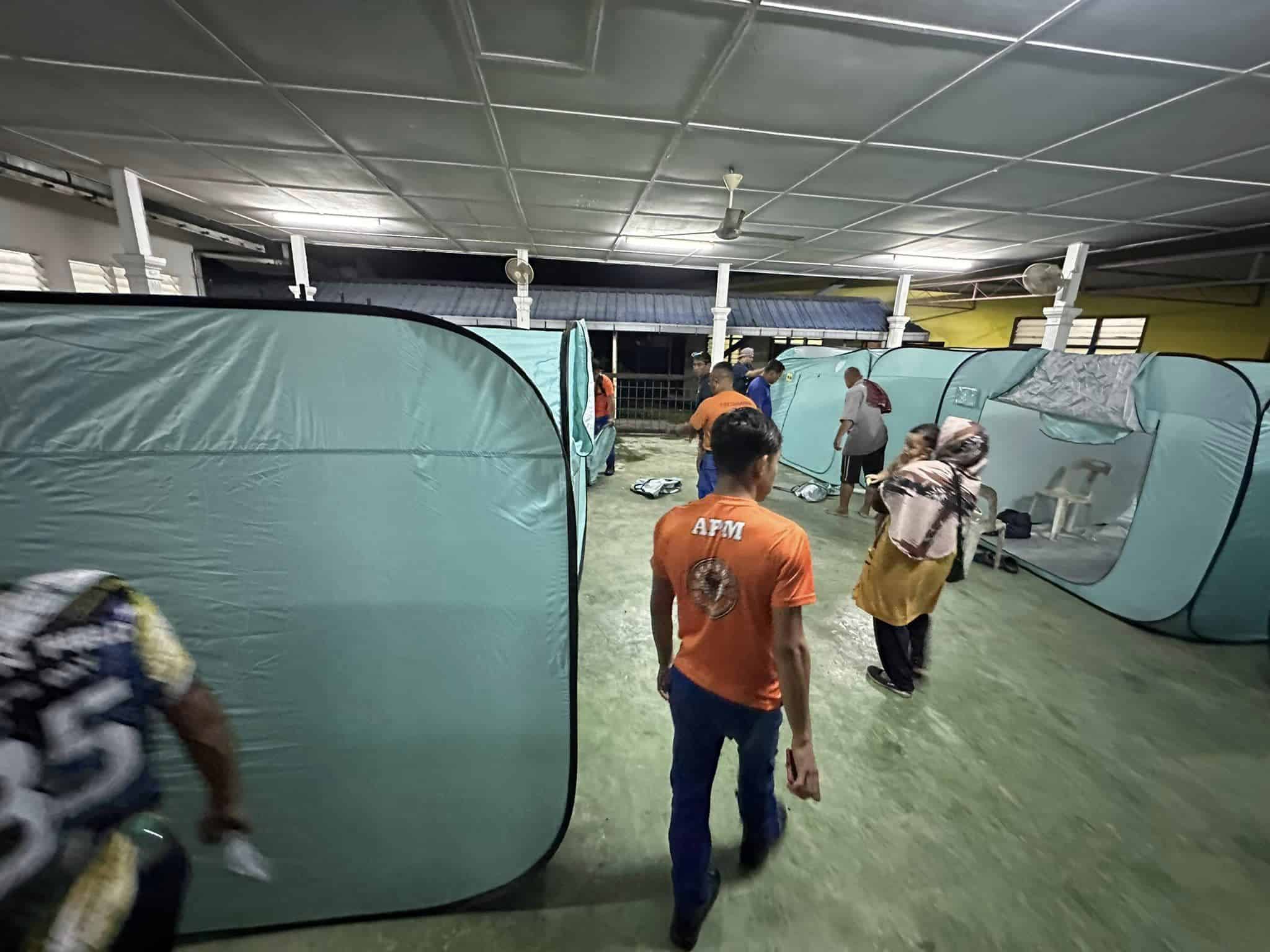 102 villagers evacuated as floods hit Baling