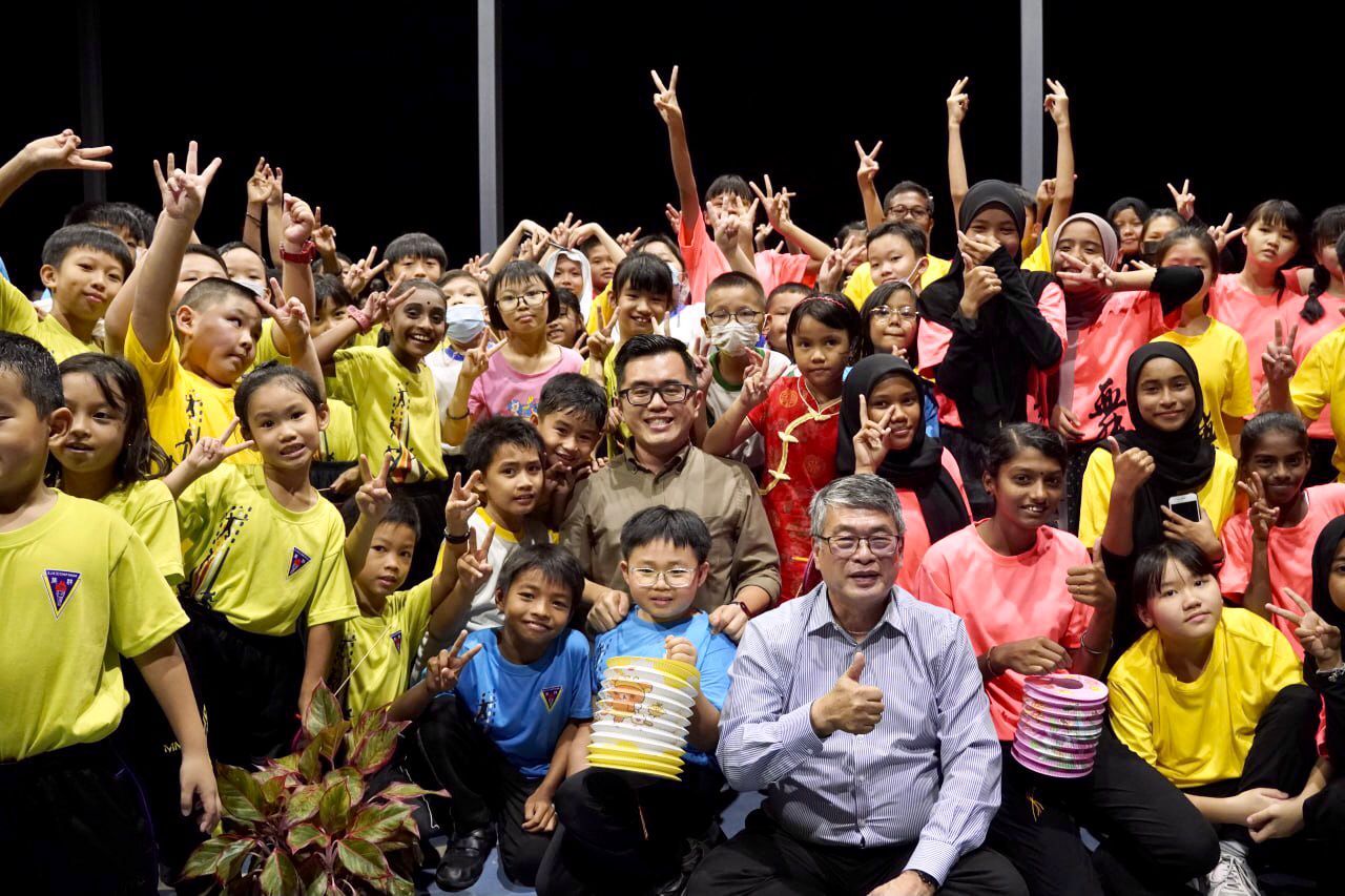 万挠煤炭山千人齐聚庆中秋 蔡伟杰：成功拉近社区联系