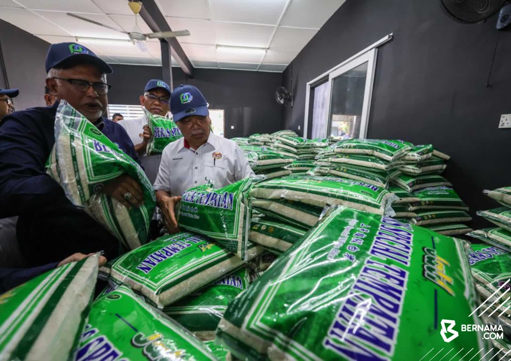 Sufficient local, imported white rice stock in Selangor, ministry confirms