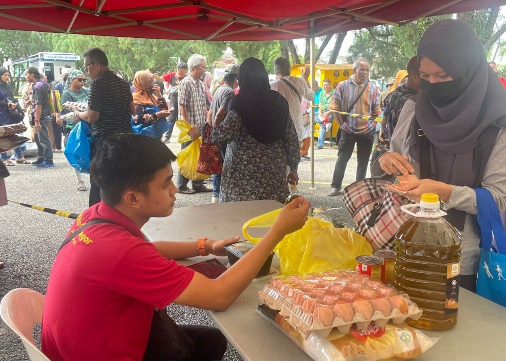 促销市集今早4地点开卖  鸡鱼牛蛋米油应有尽有
