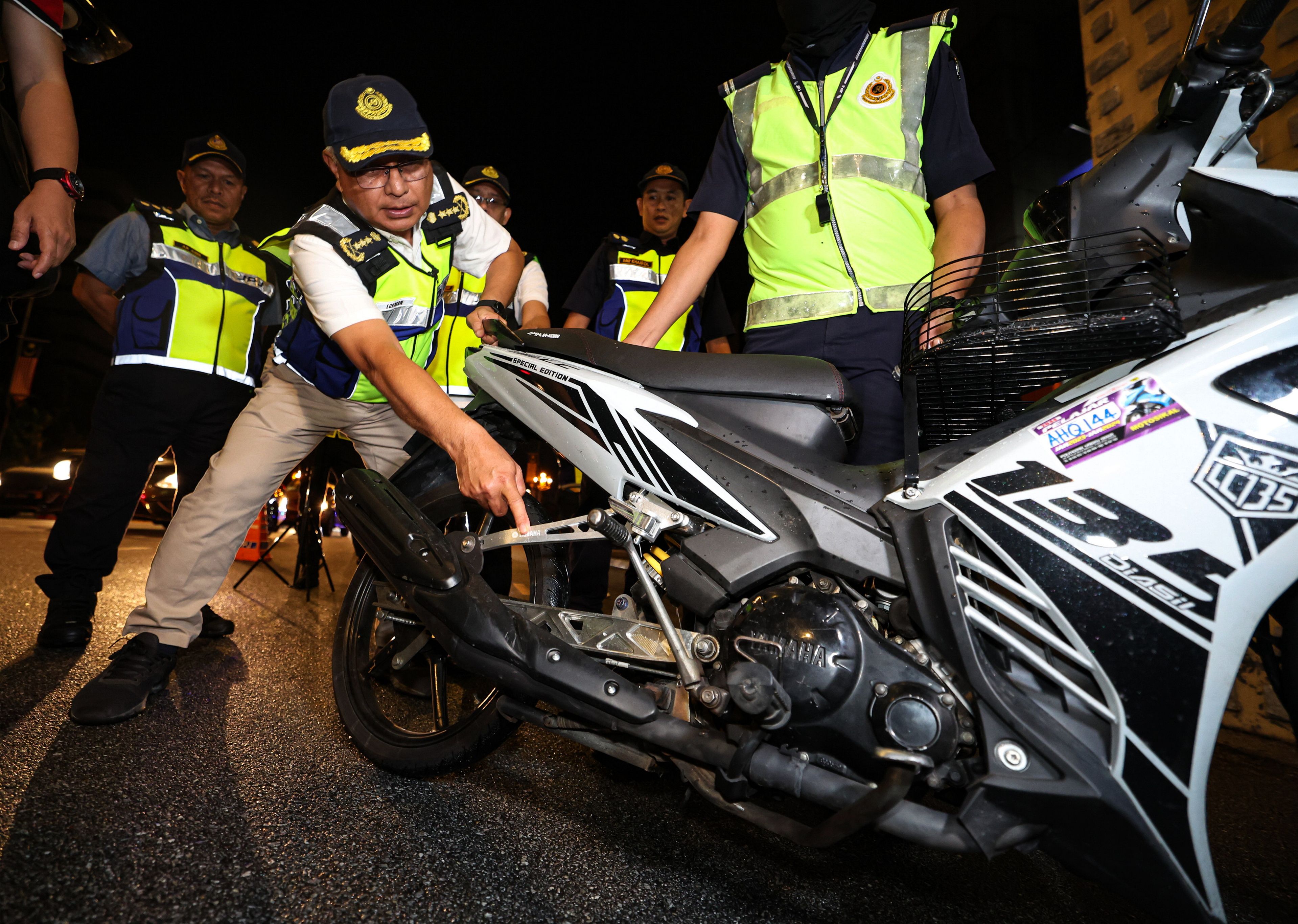 取缔摩托行动一周发逾3万罚单 陆交局：1516摩托遭扣押