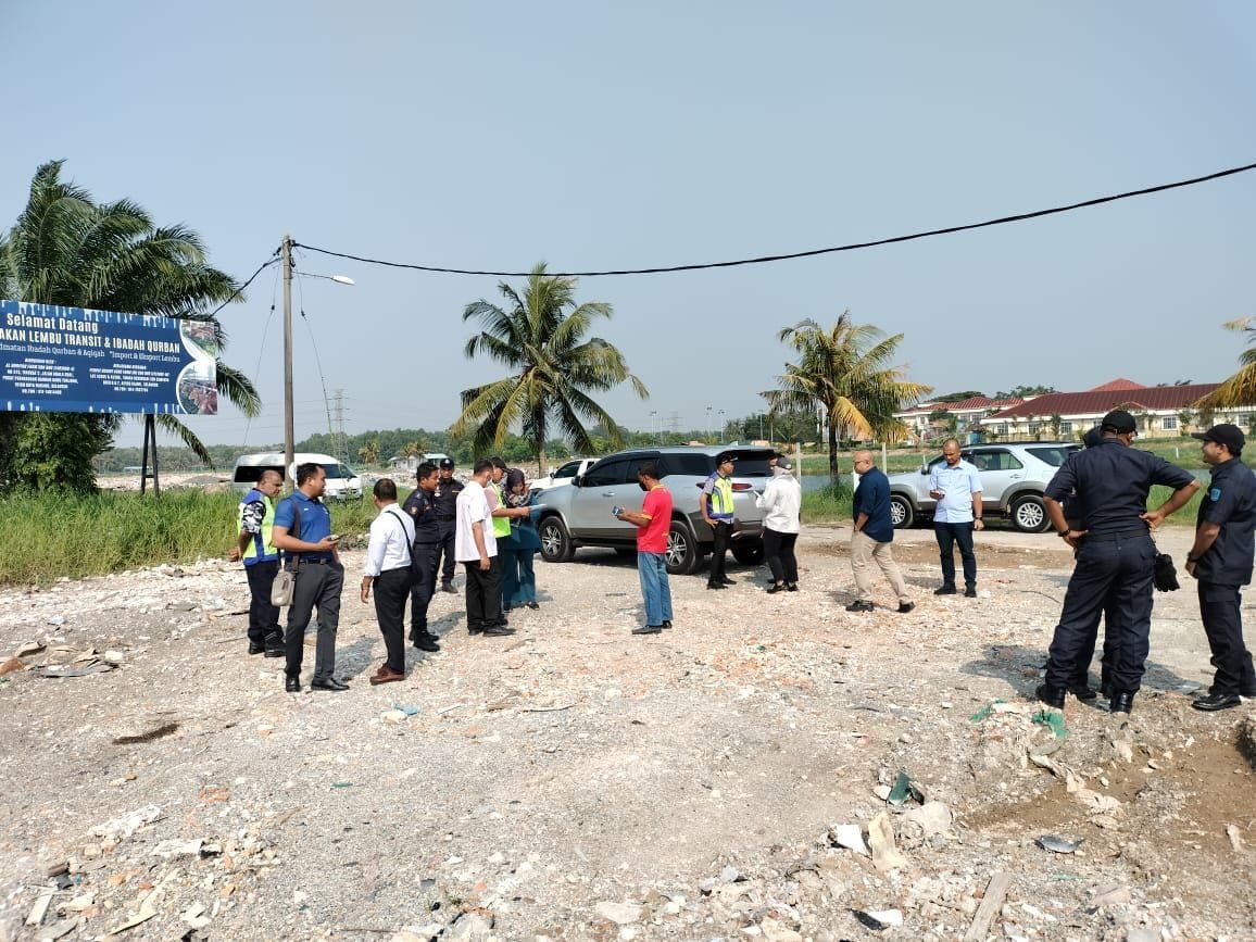 巴生市议会与多方联合取缔  柏兰岭路非法垃圾场被令停止运作