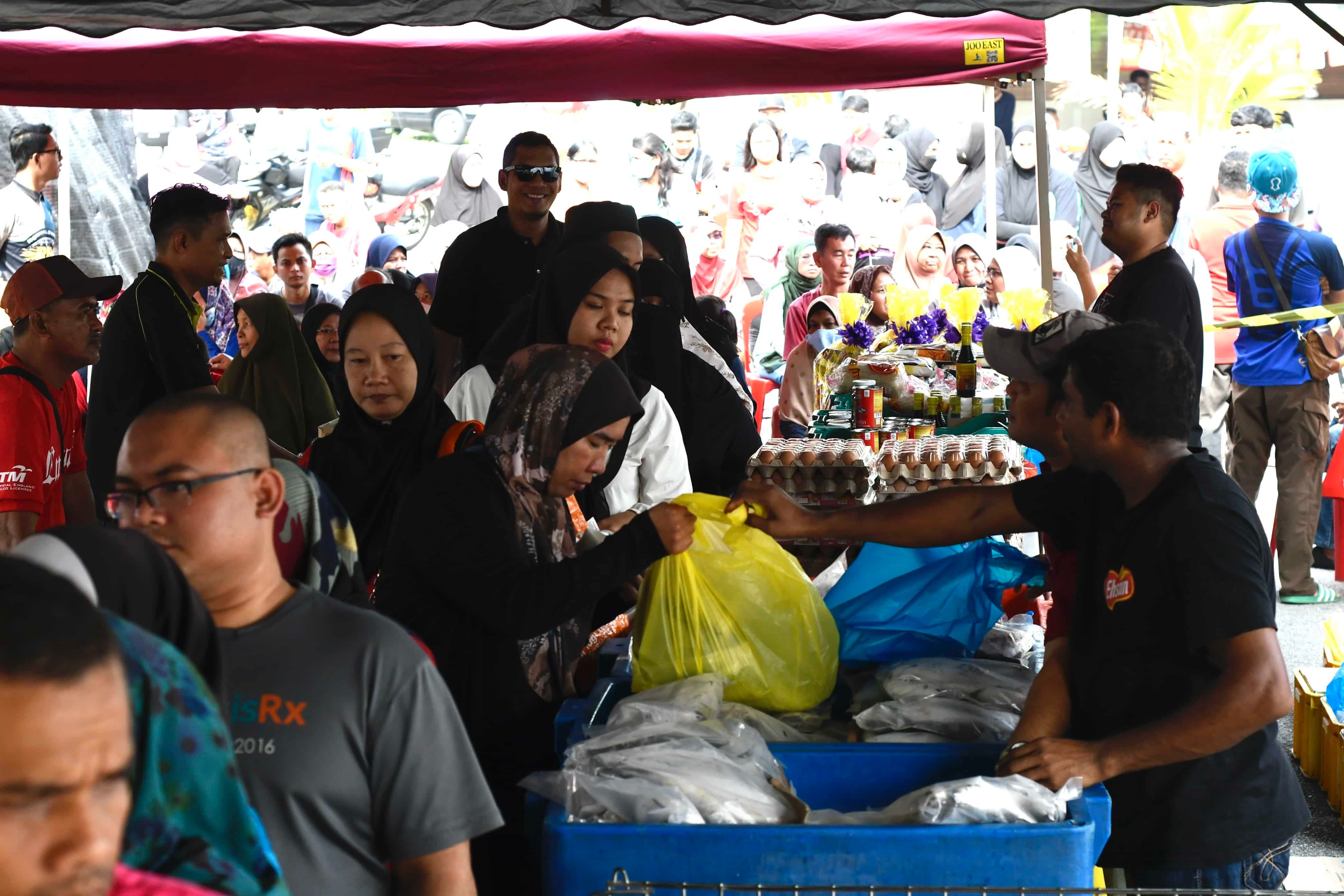 Belanja RM30 dapat beli ayam, daging, beras