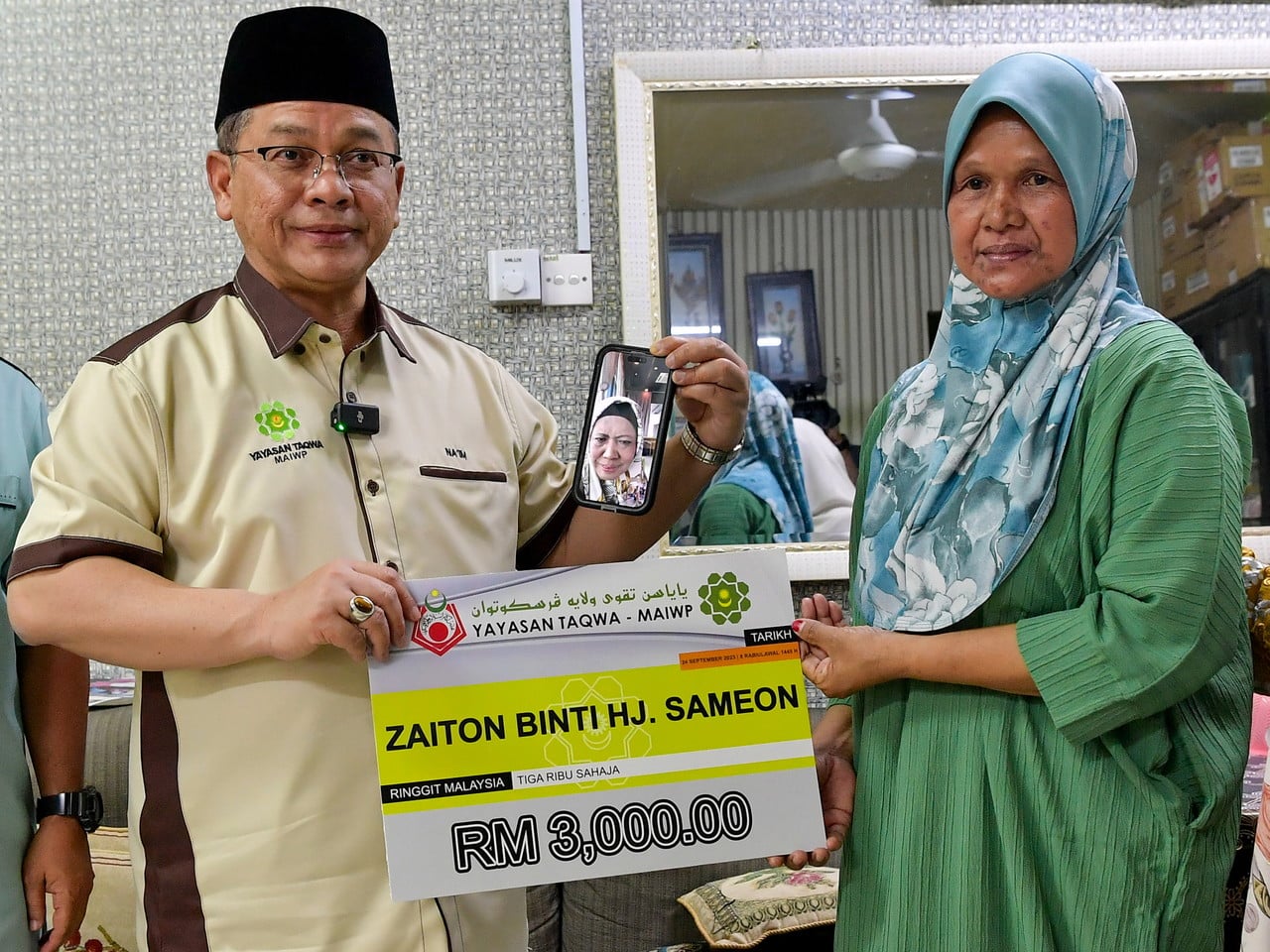 Former singer Zaiton Sameon's predicament receives attention