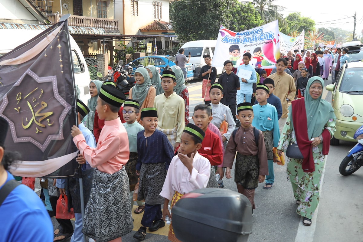 700 sertai perarakan Maulidur Rasul di Masjid Jamek Kampung Nakhoda