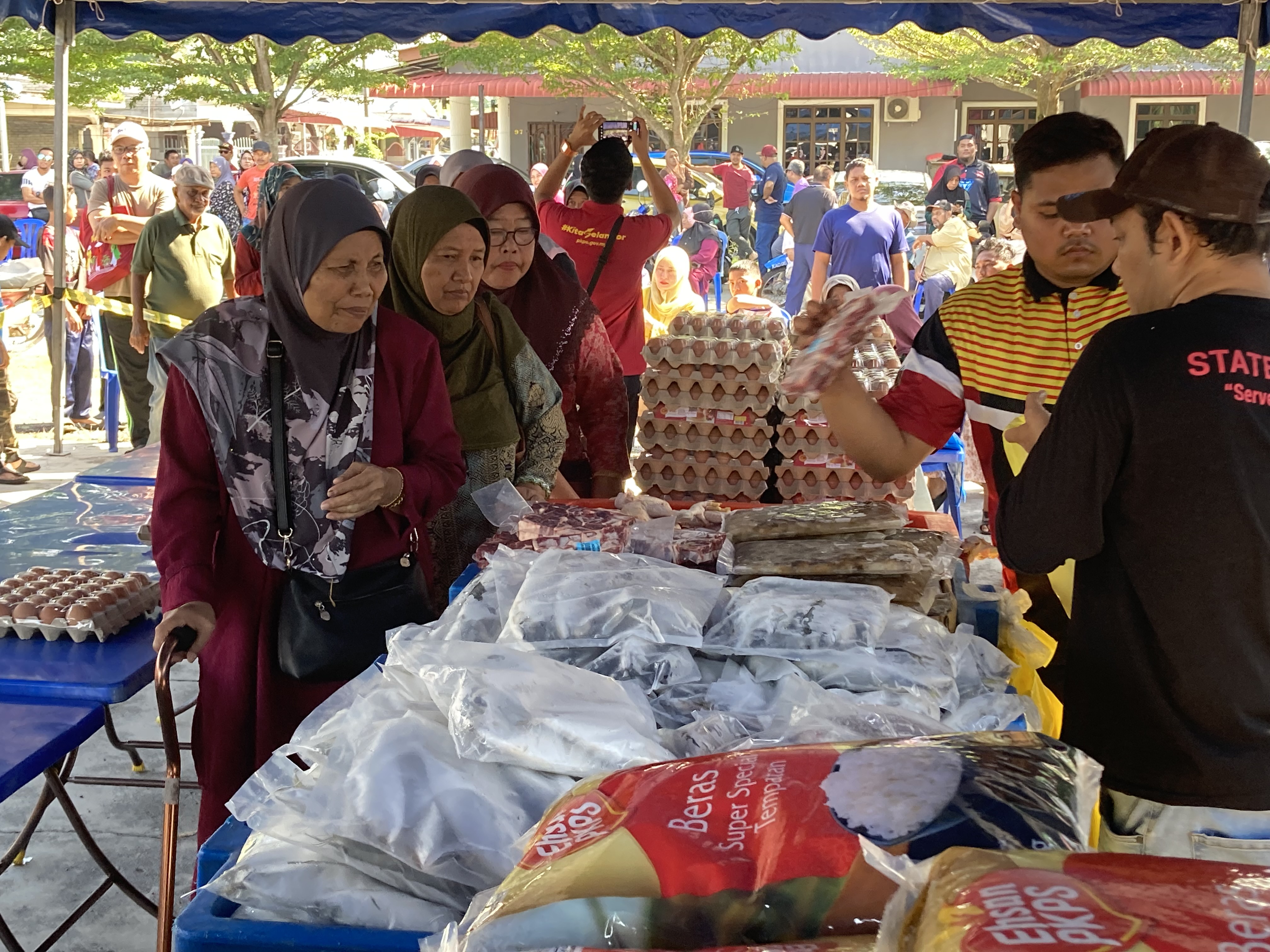 Pengunjung puas hati kualiti produk jualan murah, mahu program diteruskan