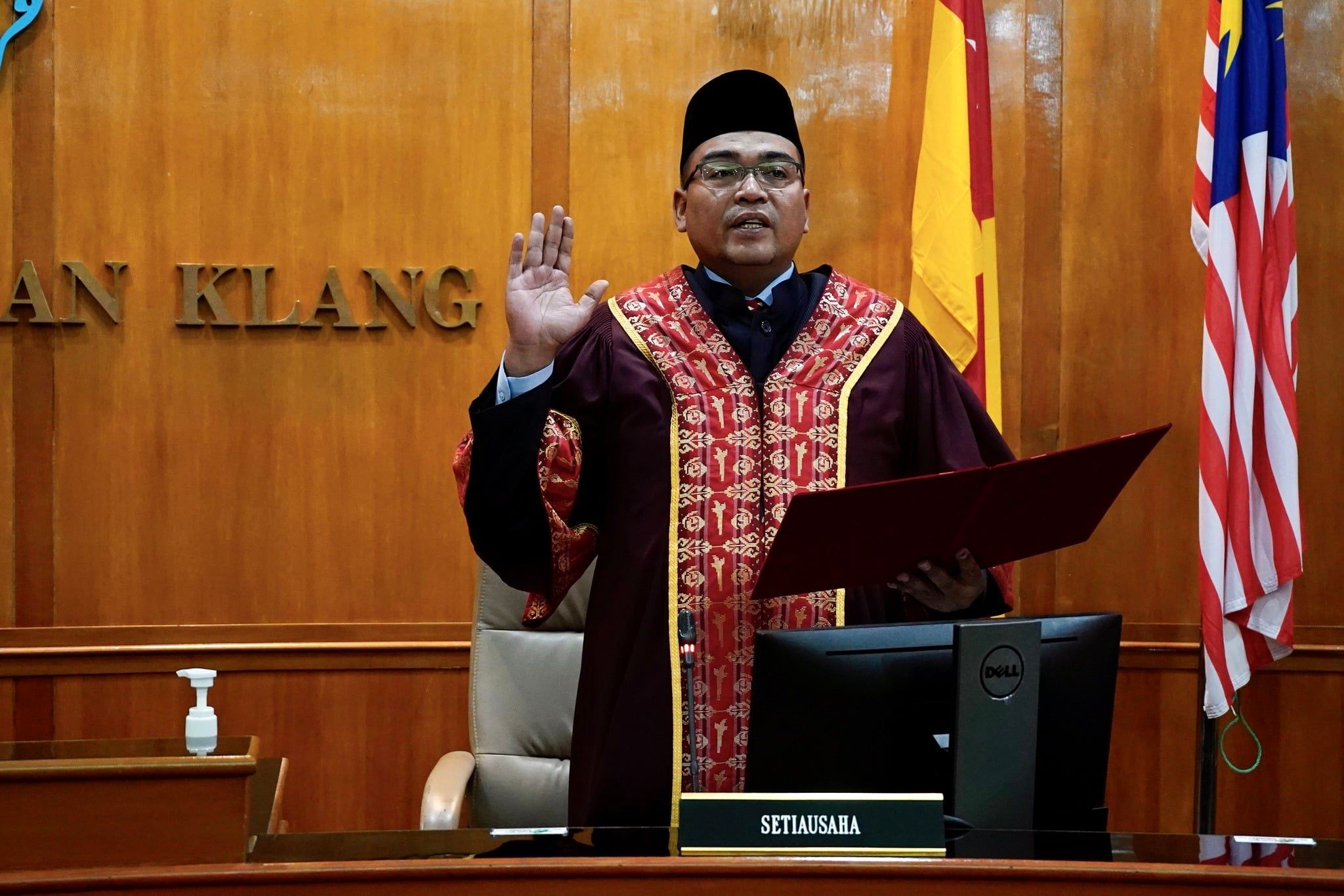 再惹扎阿末宣誓任巴生市会副主席