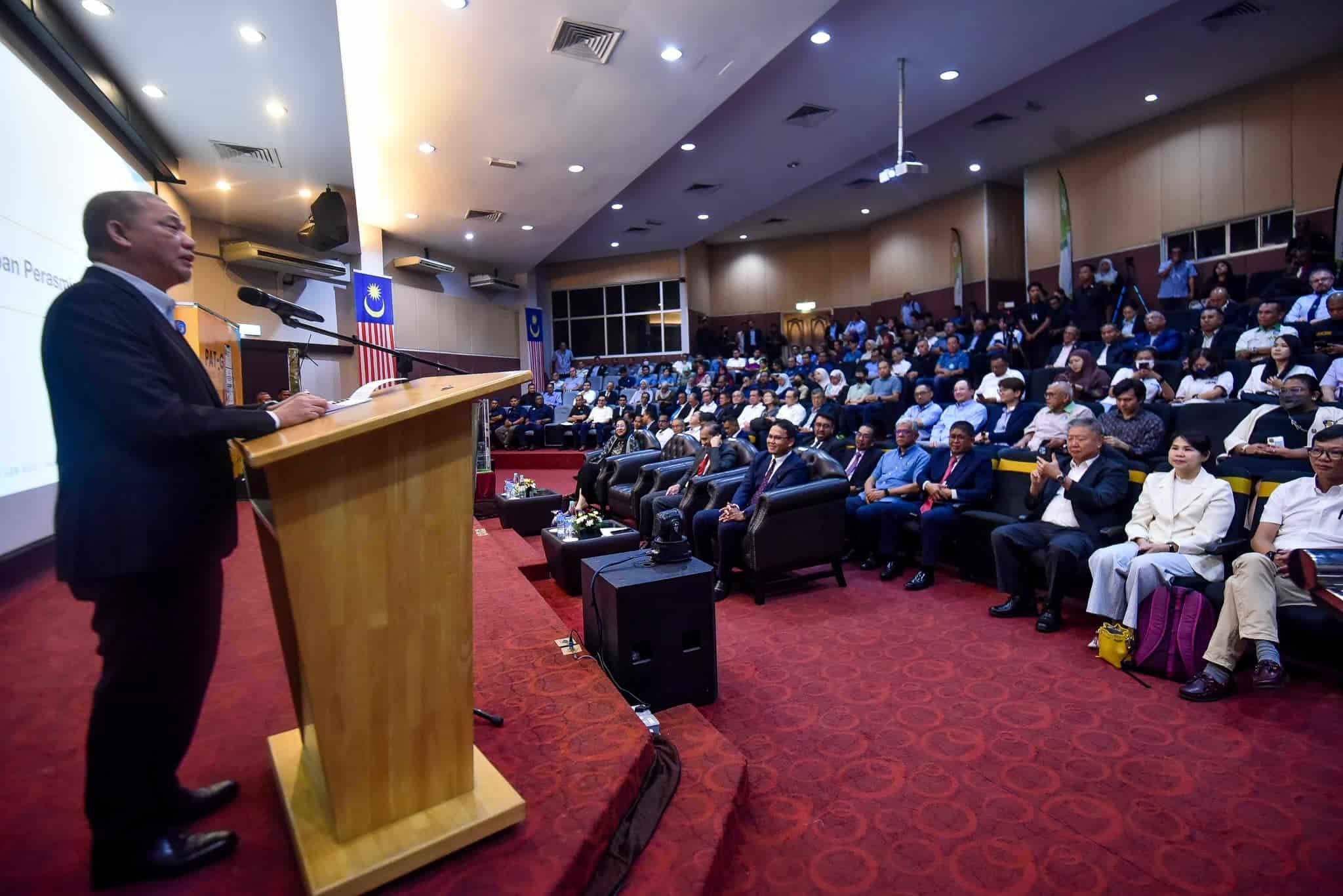 Stronger Malaysia-China ties to boost local rubber industry, says Fadillah