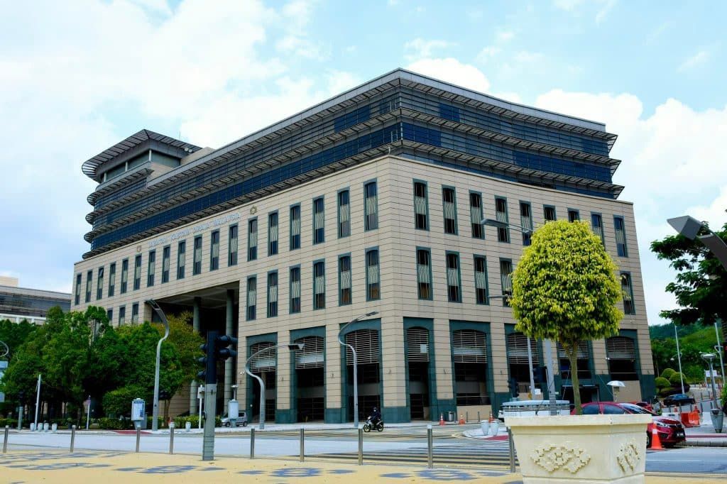 சுங்கத் துறையின் சோதனையில் வெ.32 லட்சம் மதிப்புள்ள கடத்தல் சிகிரெட்டுகள் பறிமுதல்