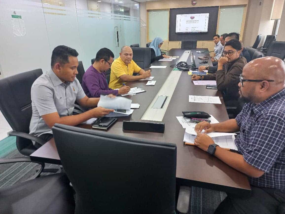 巴当爪哇将建足球场  丹尼尔会晤莎阿南市厅跟进