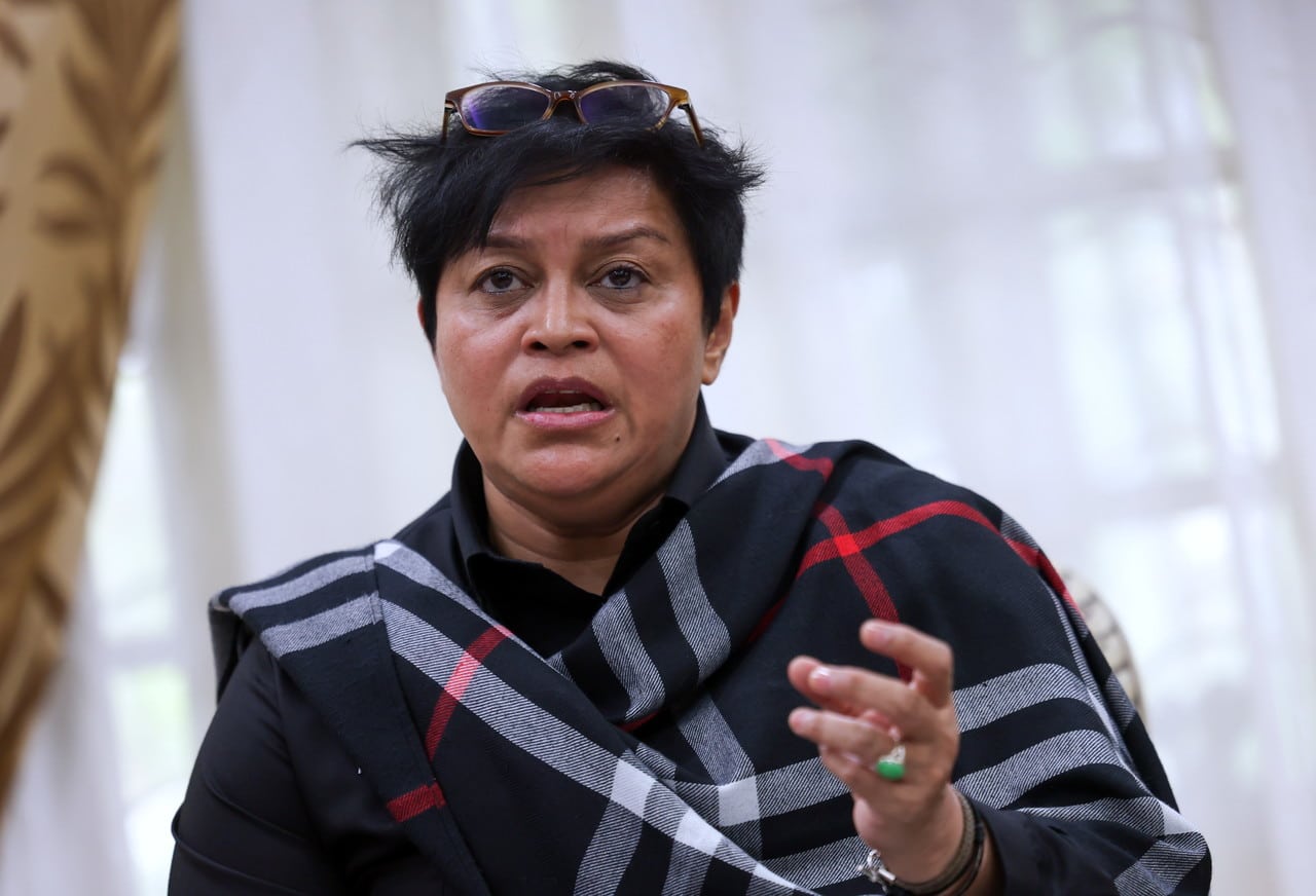 Whistleblowers must go through proper channels for protection — Azalina