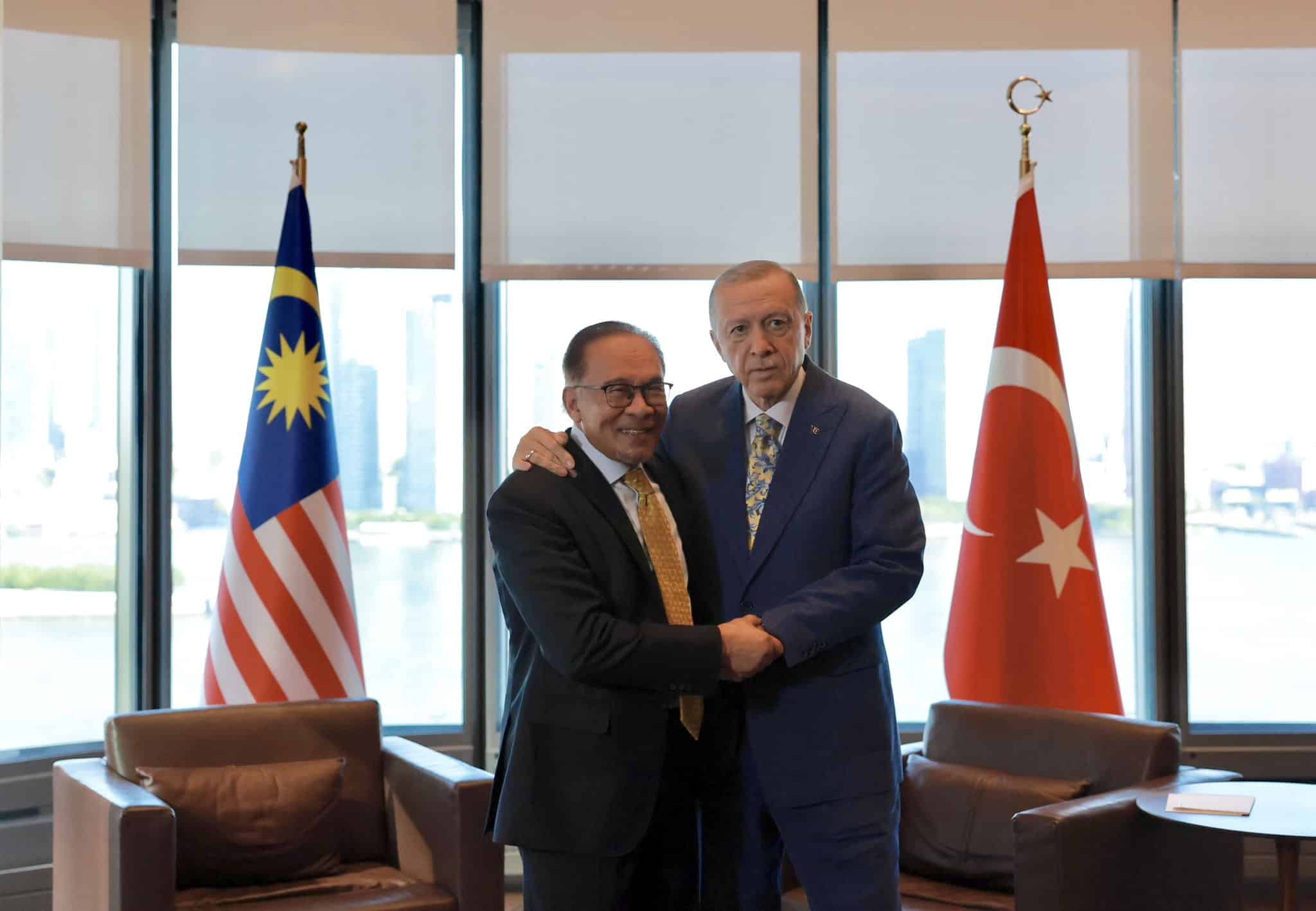 Malaysia may purchase military equipment from Turkiye, says PM