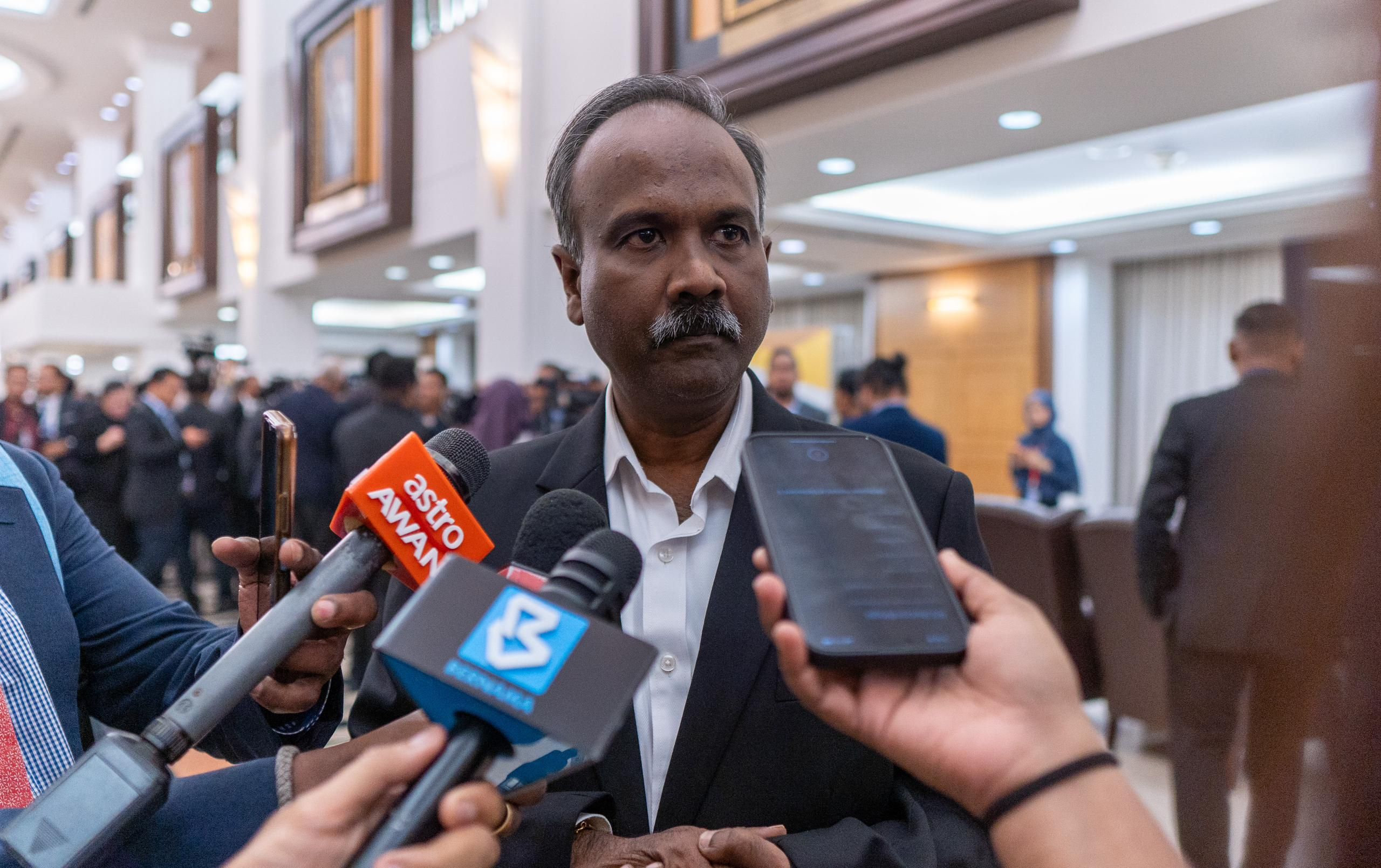 வேலையின்மை விகிதம்   3.4 விழுக்காடு குறைந்தது!  மனிதவள அமைச்சு மேற்கொண்ட நடவடிக்கைக்கு கிடைத்த மாபெரும் வெற்றி!