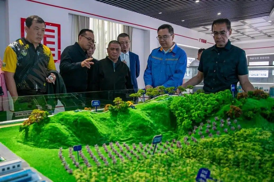 霹雳大臣访中国南宁 拟合作探索稀矿新技术