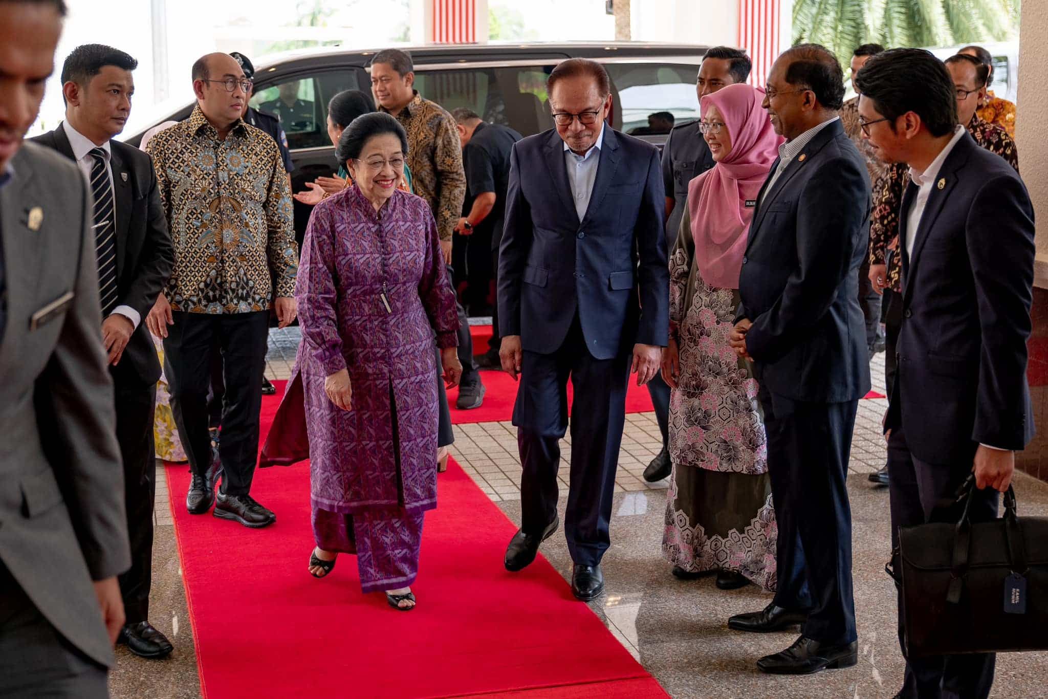 梅加瓦蒂晤安华商印尼迁都事宜