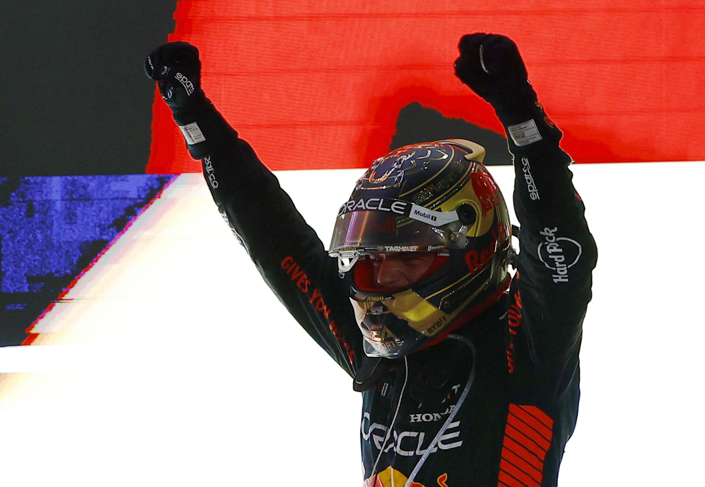Qatar GP: Verstappen keeps on winning, Hamilton out in Mercedes duel