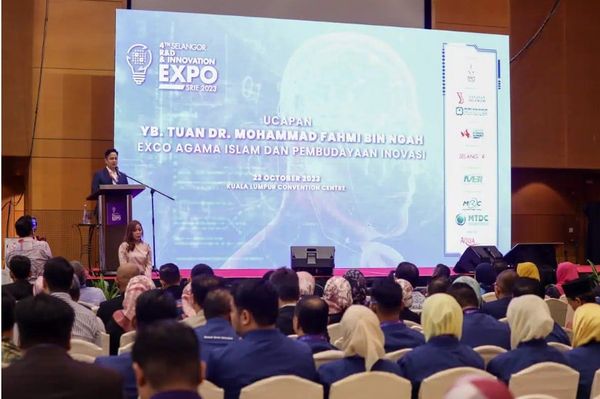 促公仆接受数字创新挑战 法米亚:提高公共服务素质