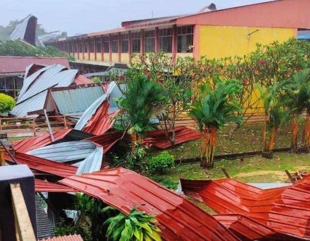 Bumbung sekolah dibadai ribut jejas persediaan percubaan SPM