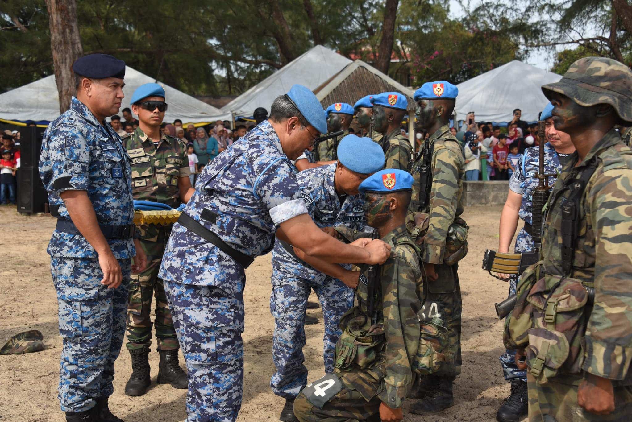 RMAF commando course students receive Blue Beret