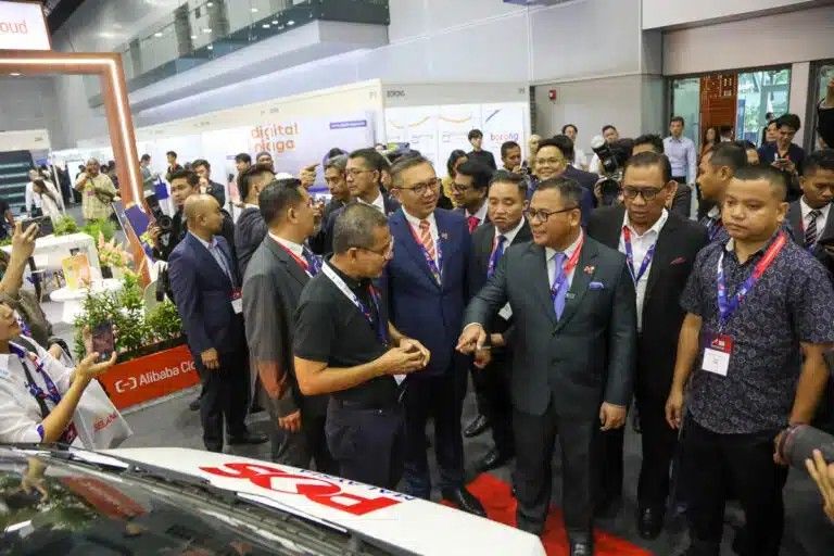 雪国际商峰会登场首日 取得逾12亿令吉交易额