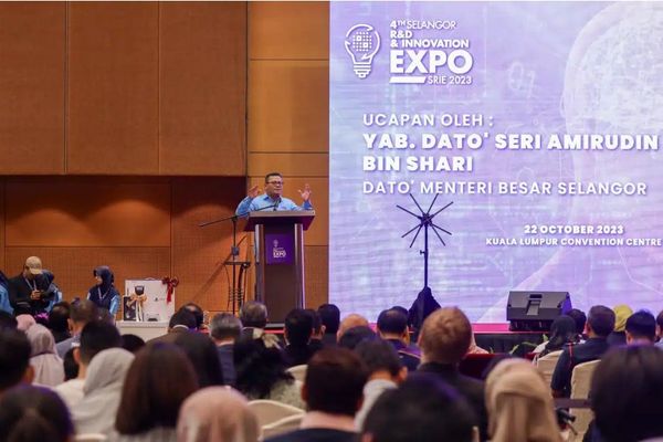 雪研发博览会汇聚高科技创新之力 阿米鲁丁:满足各领域需求