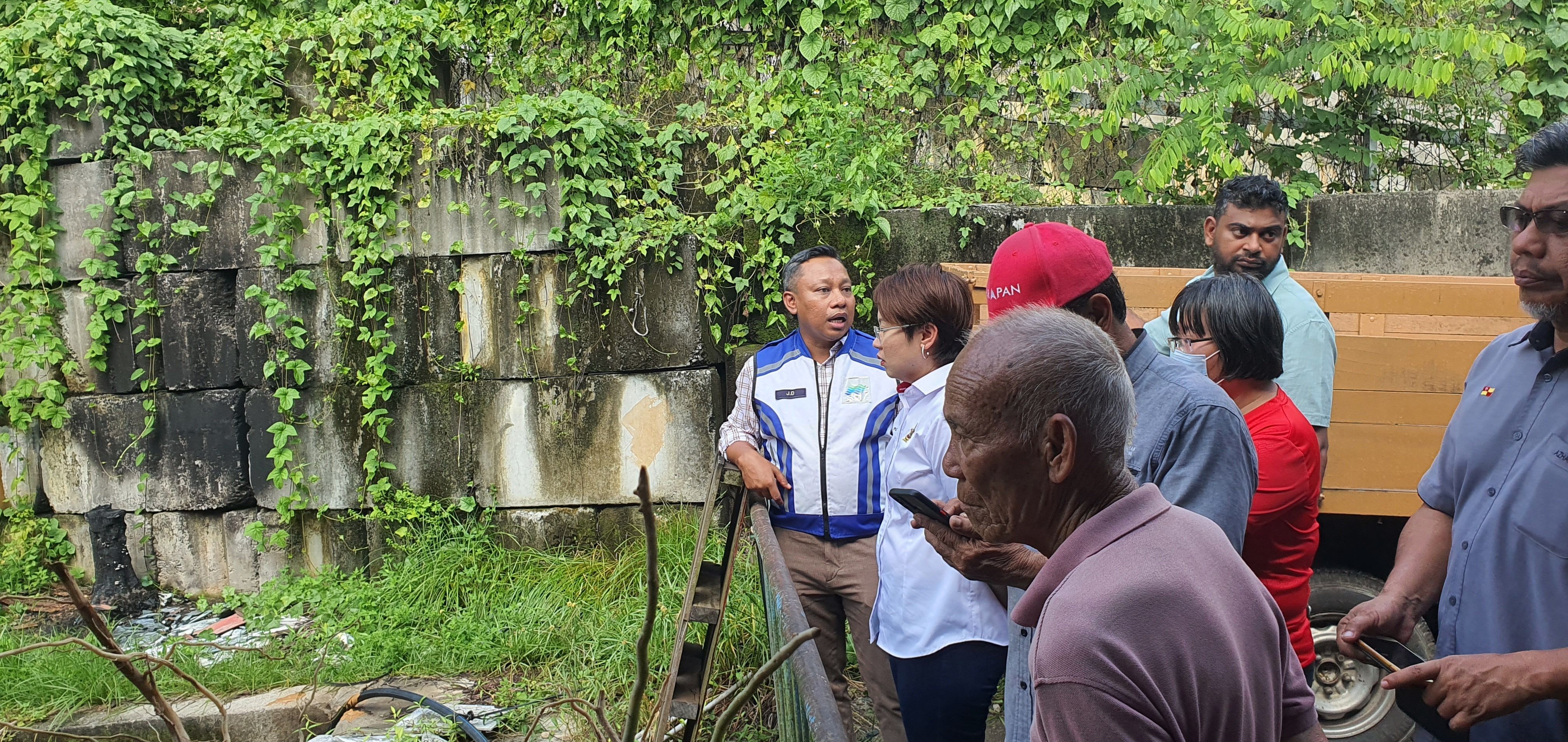 （视频）潘佩玲：拟定2方案治水  纾解甲洞乌鲁新村闪电水灾