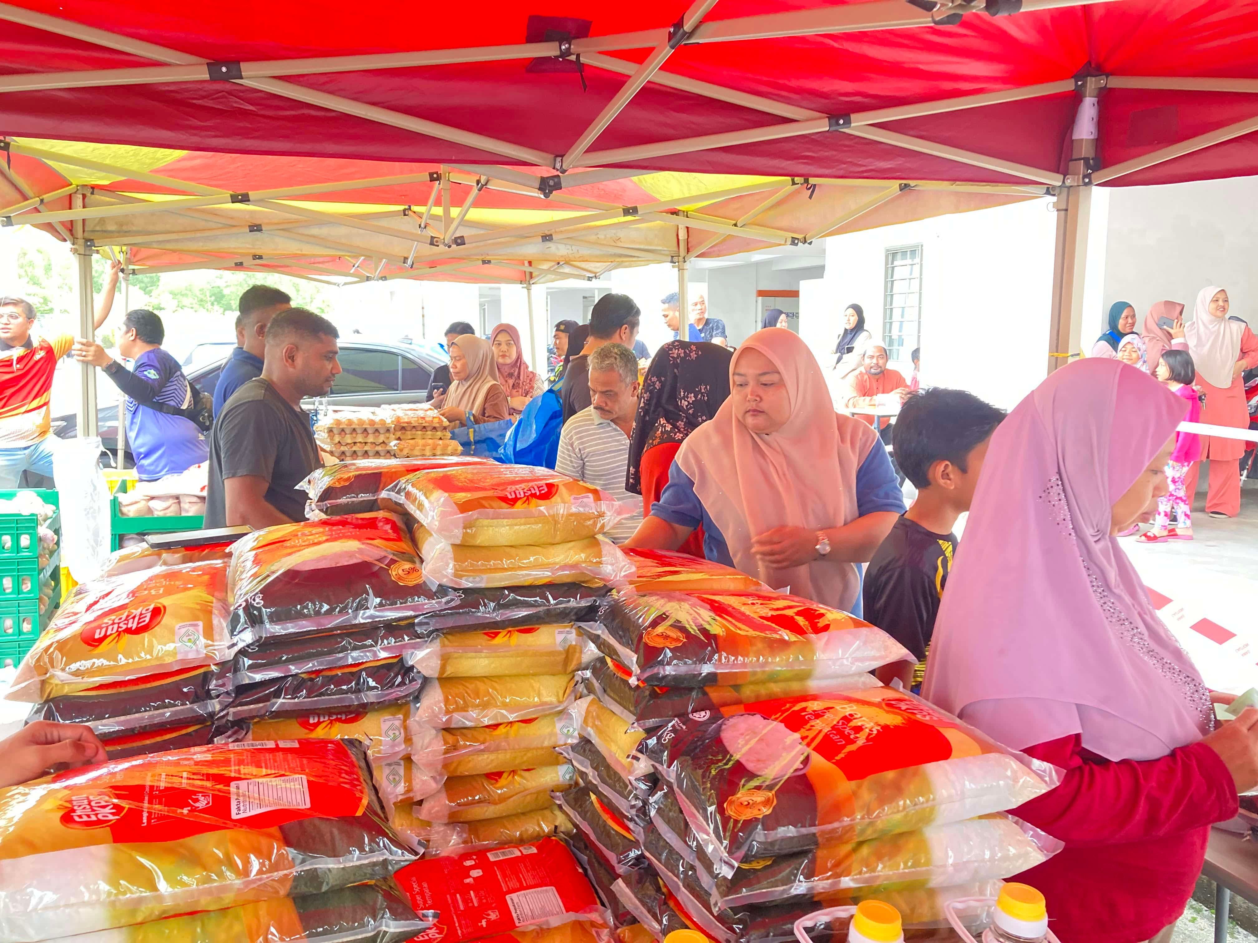 Jualan murah negeri, lebih 2,000 isi rumah Pangsapuri Putra terima manfaat