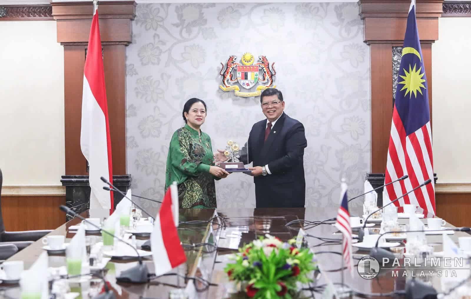 Johari, Puan Maharani discuss boosting Malaysia - Indonesia, inter-Asean Parliament cooperation