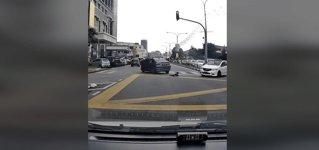 Polis kesan pemilik kenderaan sebabkan budak tercampak dari kereta