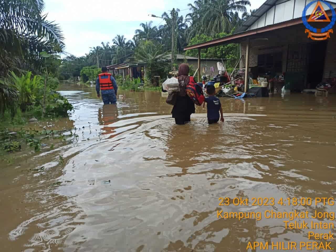 Mangsa banjir di Perak meningkat, satu PPS dibuka di Selama